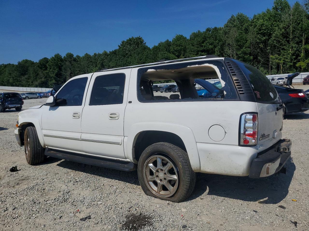 2004 Chevrolet Suburban K1500 White vin: 3GNFK16Z34G140259