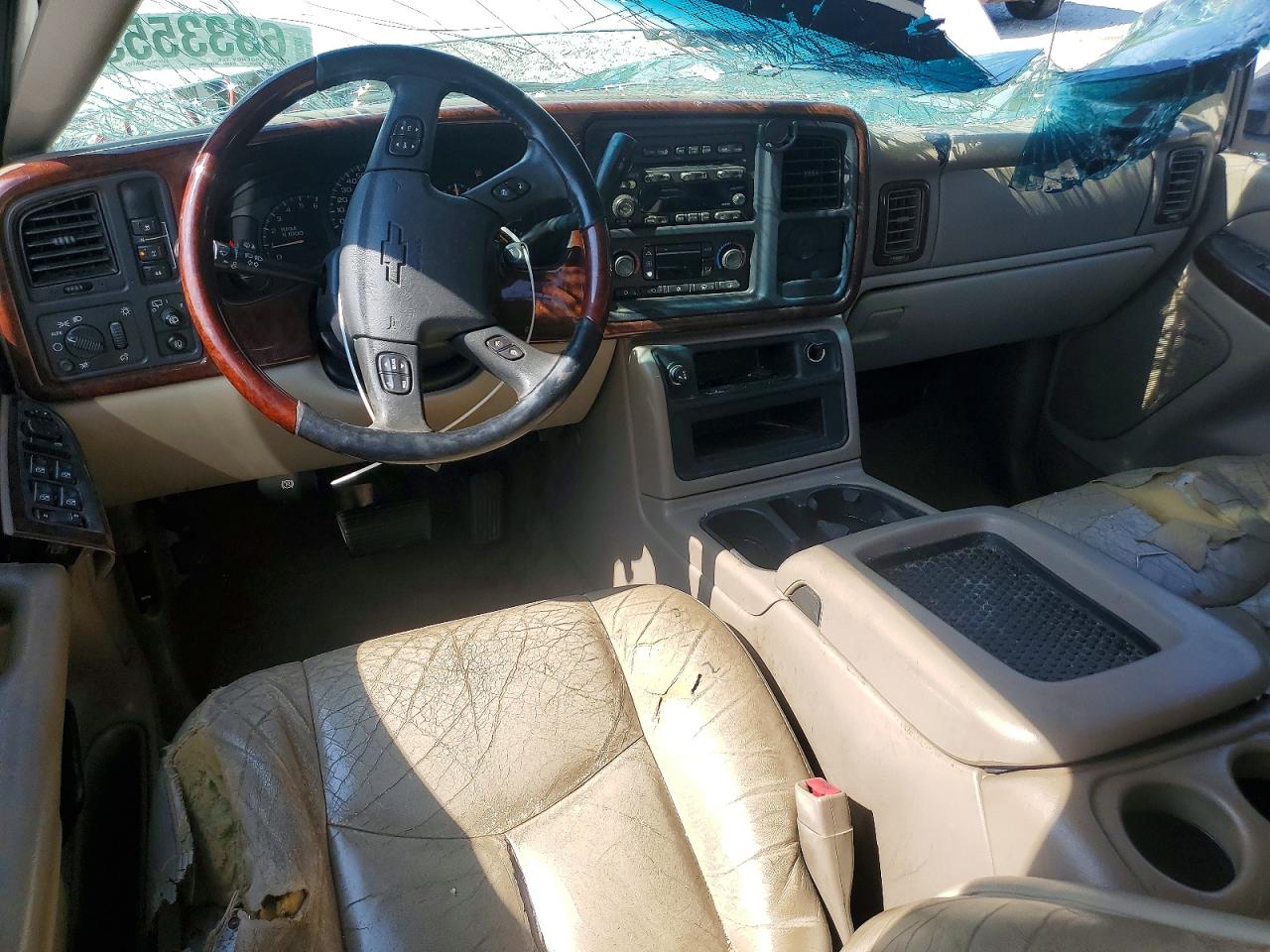 2004 Chevrolet Suburban K1500 White vin: 3GNFK16Z34G140259
