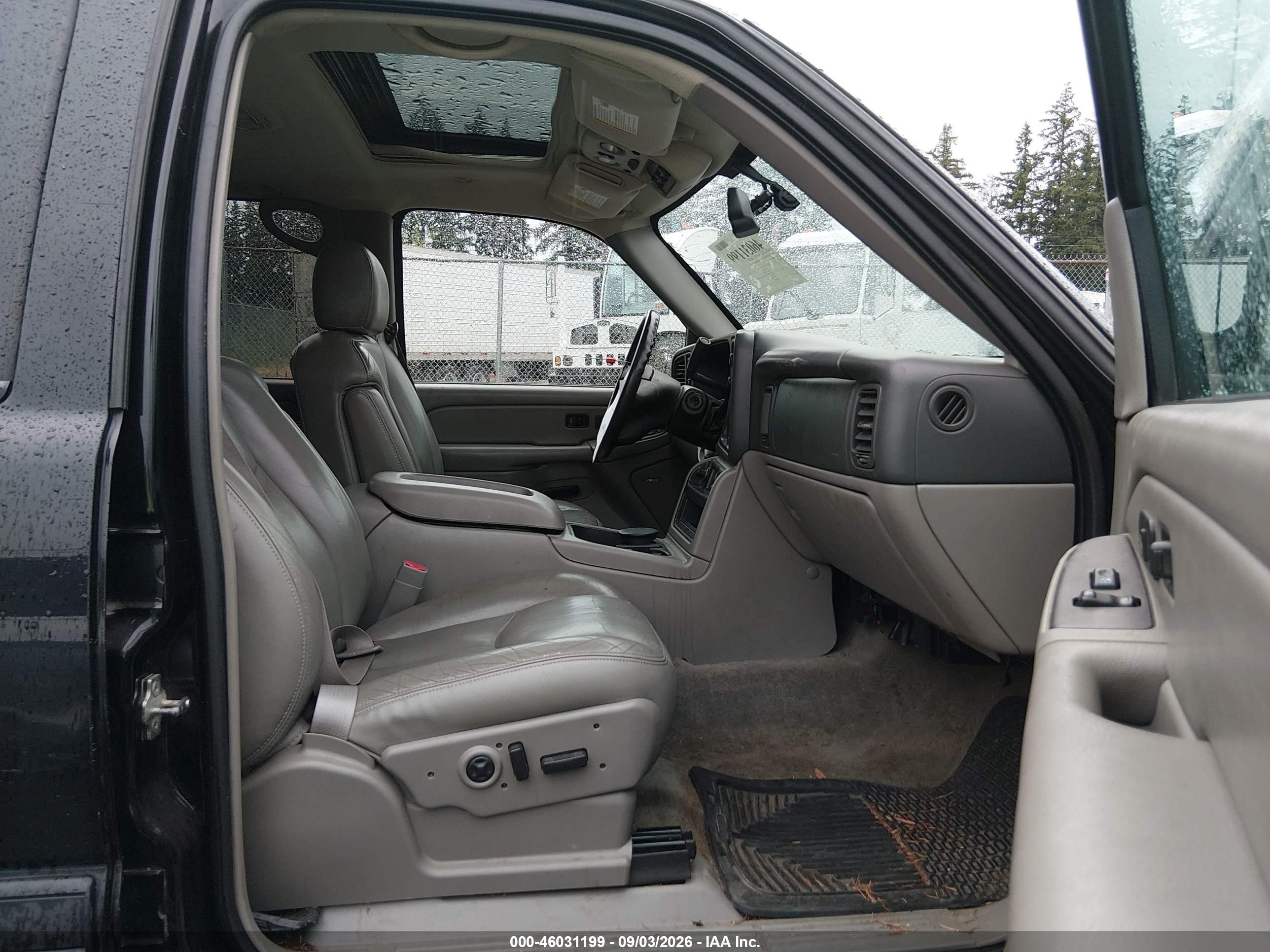 2004 Chevrolet Suburban 1500 Lt Black vin: 3GNFK16Z34G201111