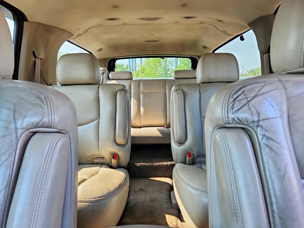 2004 Chevrolet Suburban K1500 Black vin: 3GNFK16Z34G304450