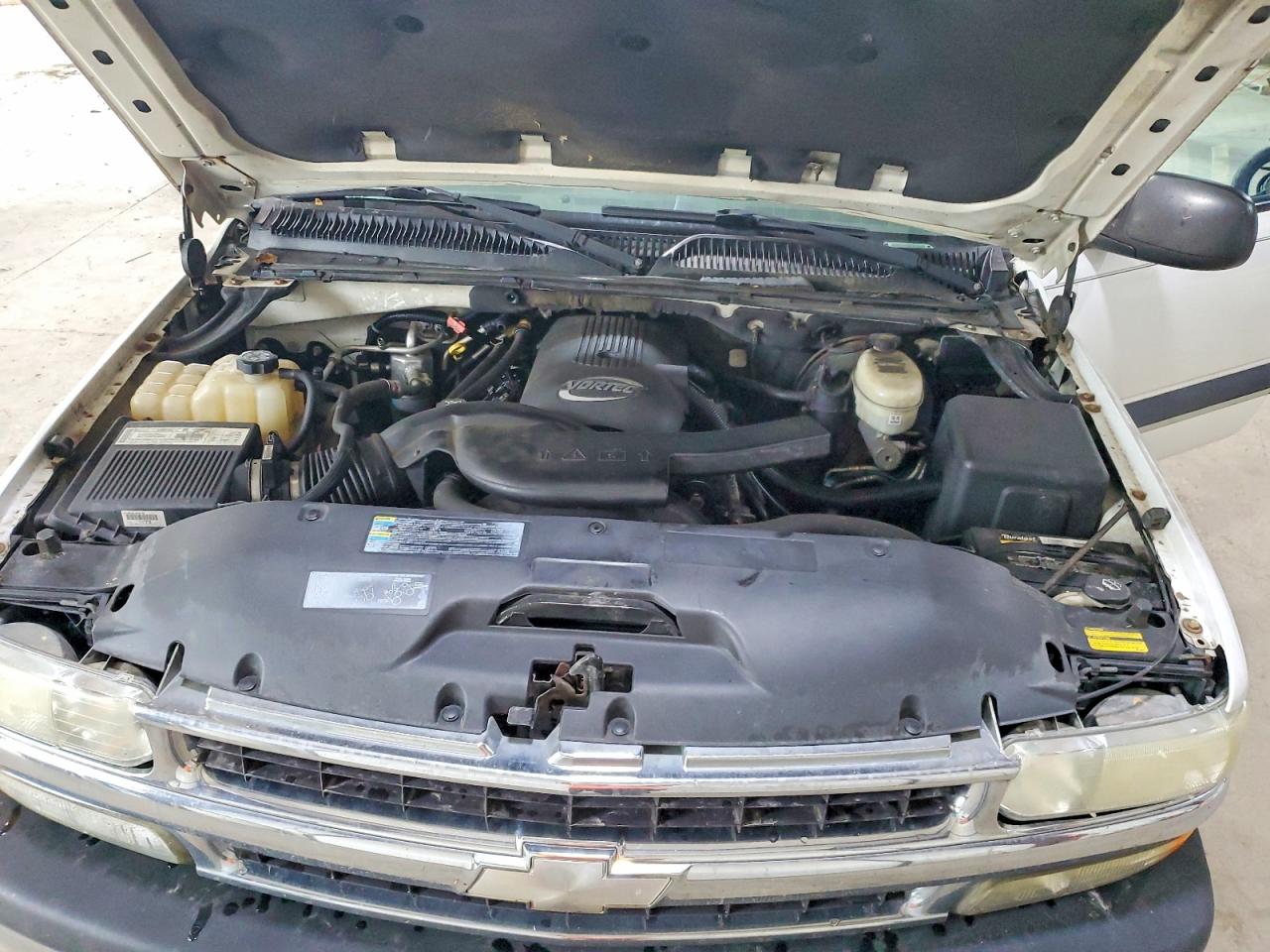 2003 Chevrolet Suburban K1500 Белый vin: 3GNFK16Z43G179229