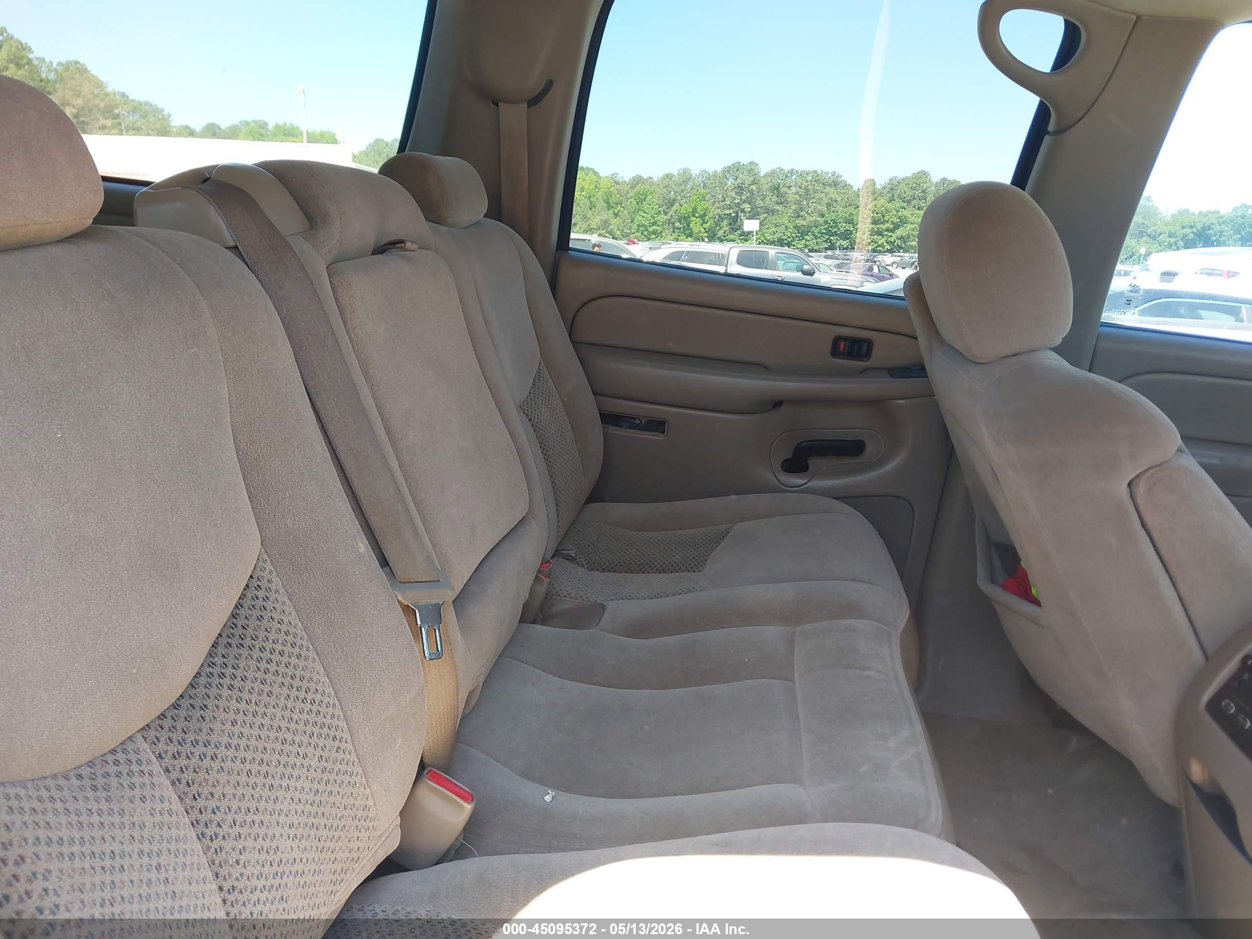 2005 Chevrolet Suburban 1500 Ls White vin: 3GNFK16Z45G281620