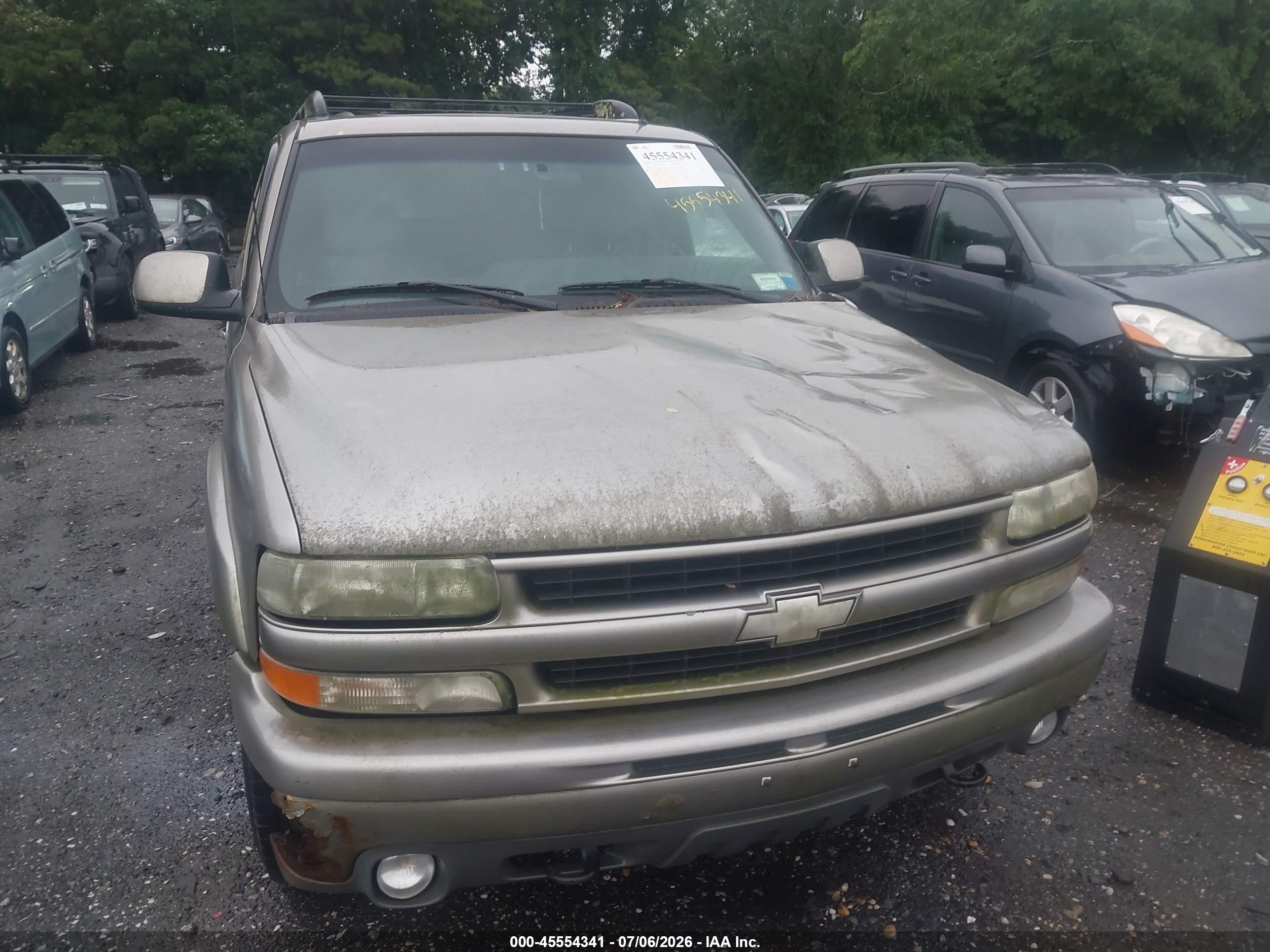 2002 Chevrolet Suburban 1500 Z71 Gray vin: 3GNFK16Z52G174927