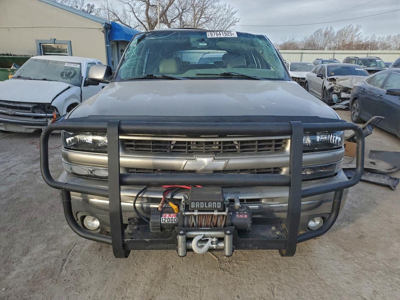 2003 Chevrolet Suburban K1500 Tan vin: 3GNFK16Z53G258750