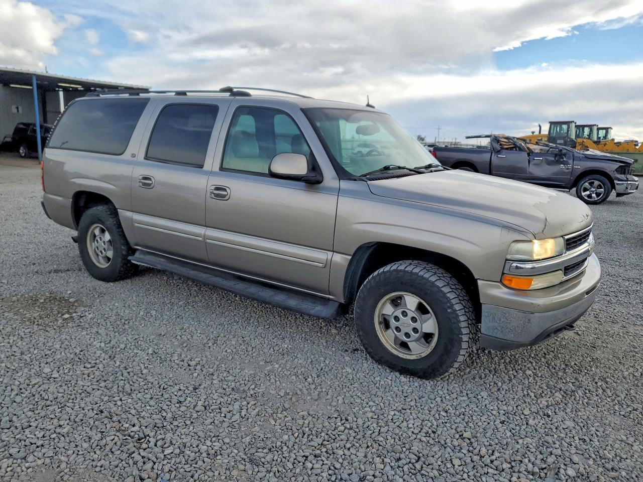 2003 Chevrolet Suburban K1500 Gold vin: 3GNFK16Z63G281096