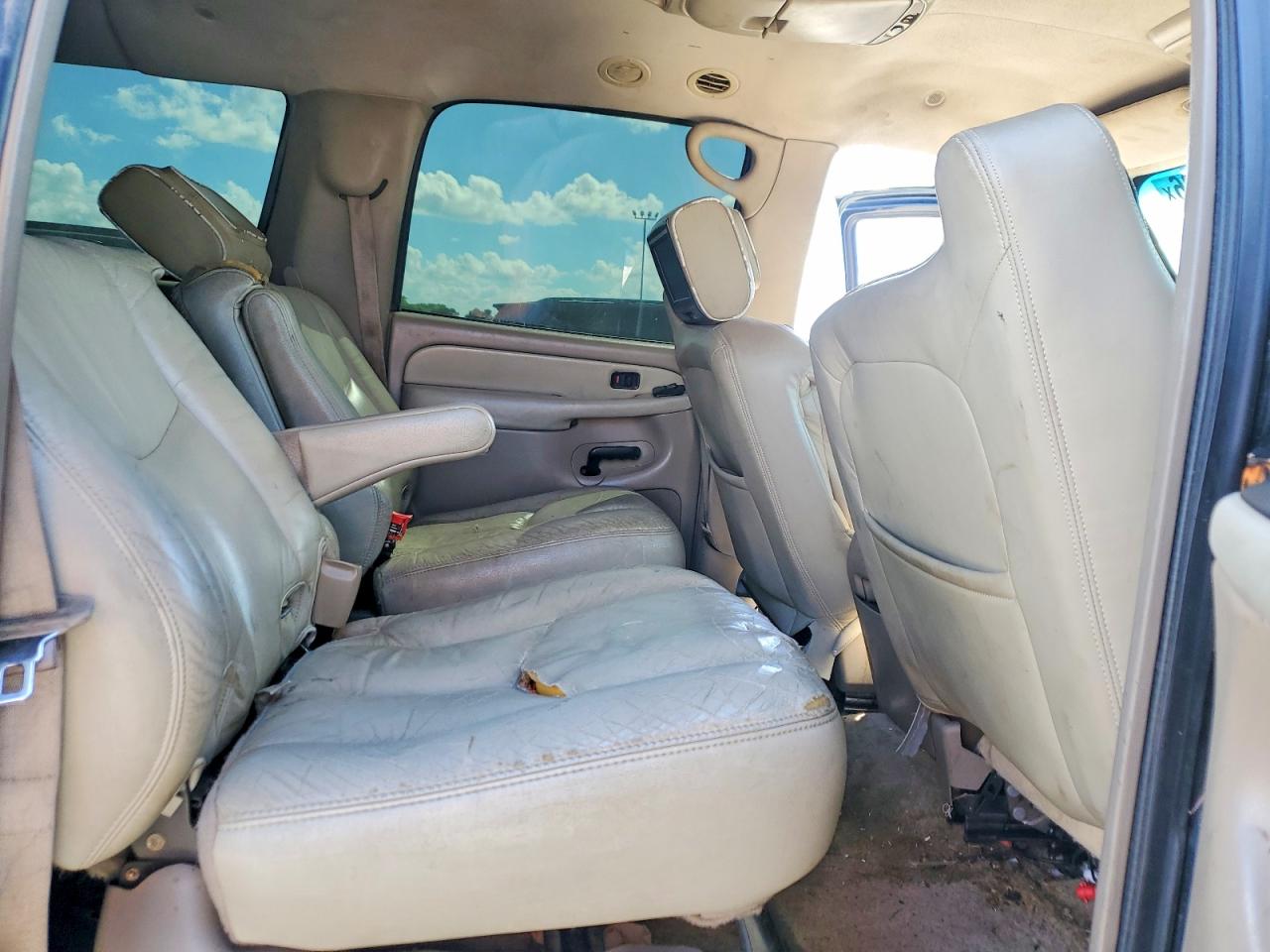 2003 Chevrolet Suburban K1500 Black vin: 3GNFK16Z63G324271