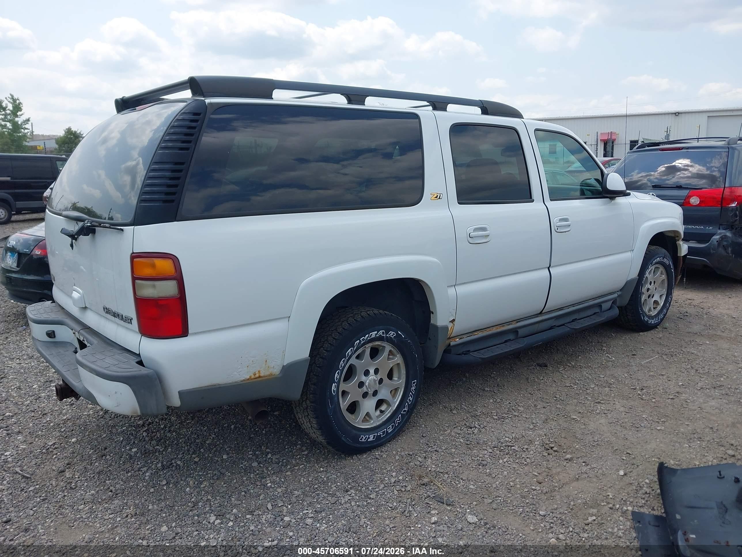 2003 Chevrolet Suburban 1500 Z71 White vin: 3GNFK16Z73G281592