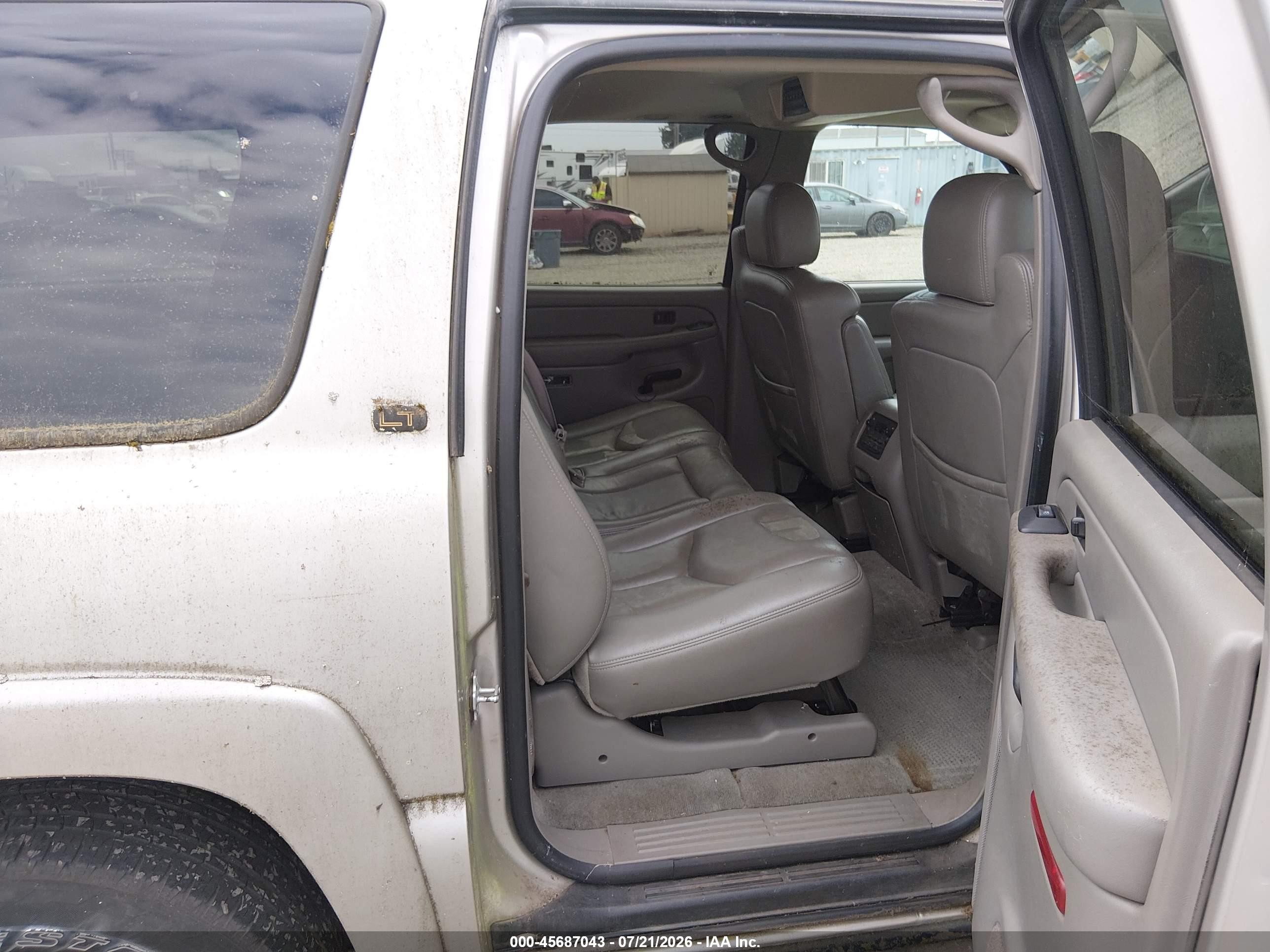 2004 Chevrolet Suburban 1500 Lt Silver vin: 3GNFK16Z84G281232