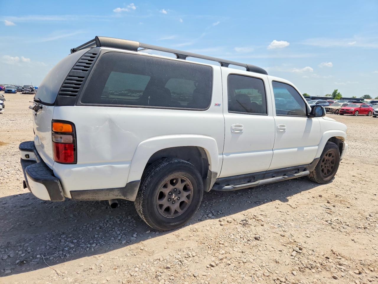 2005 Chevrolet Suburban K1500 White vin: 3GNFK16Z85G210680