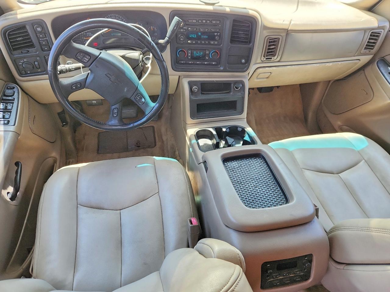 2005 Chevrolet Suburban K1500 White vin: 3GNFK16Z85G210680