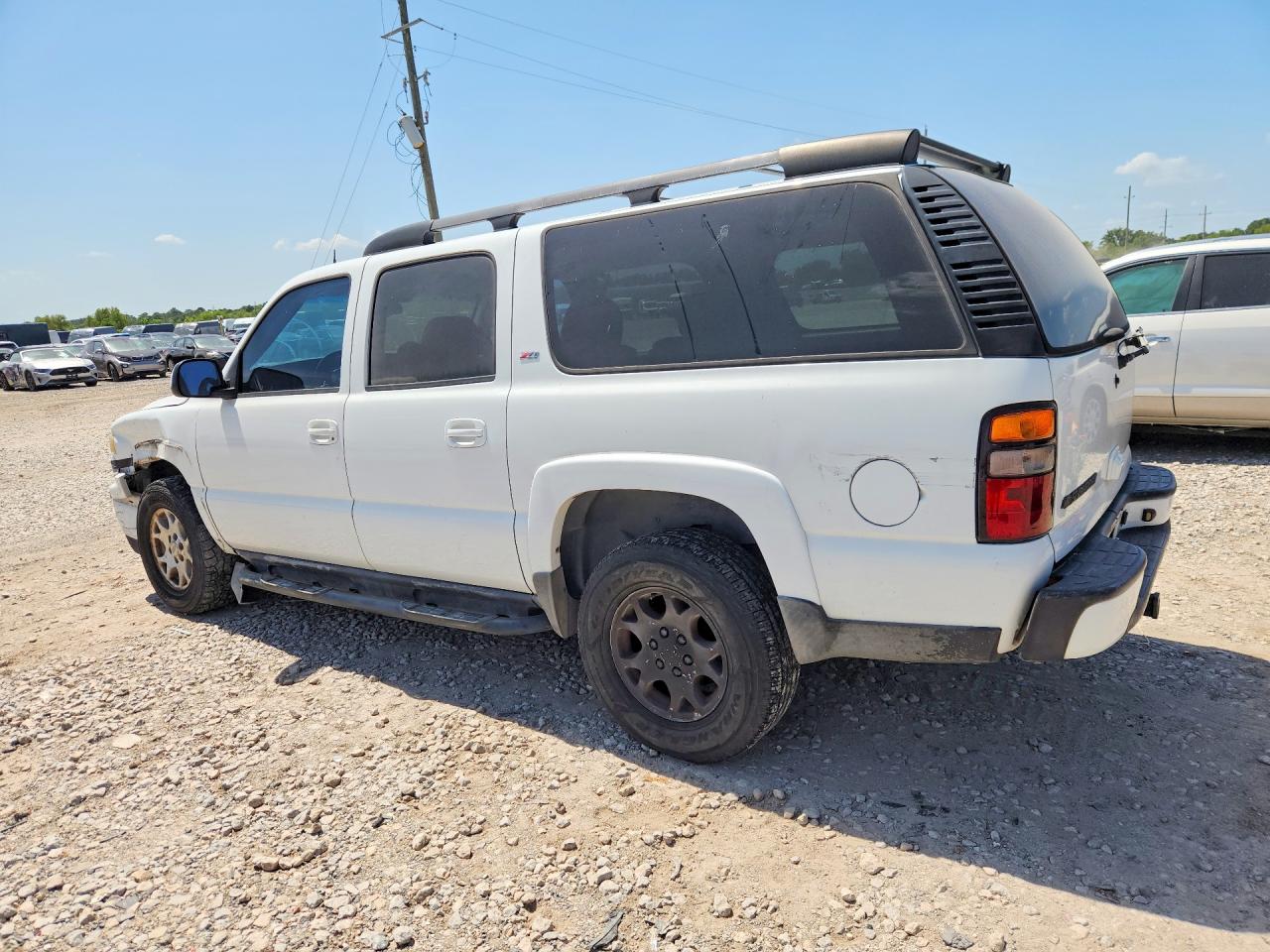 2005 Chevrolet Suburban K1500 White vin: 3GNFK16Z85G210680