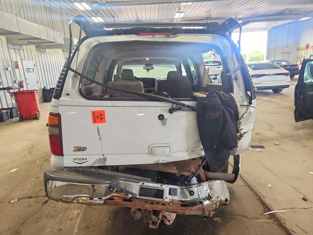 2003 Chevrolet Suburban K1500 White vin: 3GNFK16Z93G193871