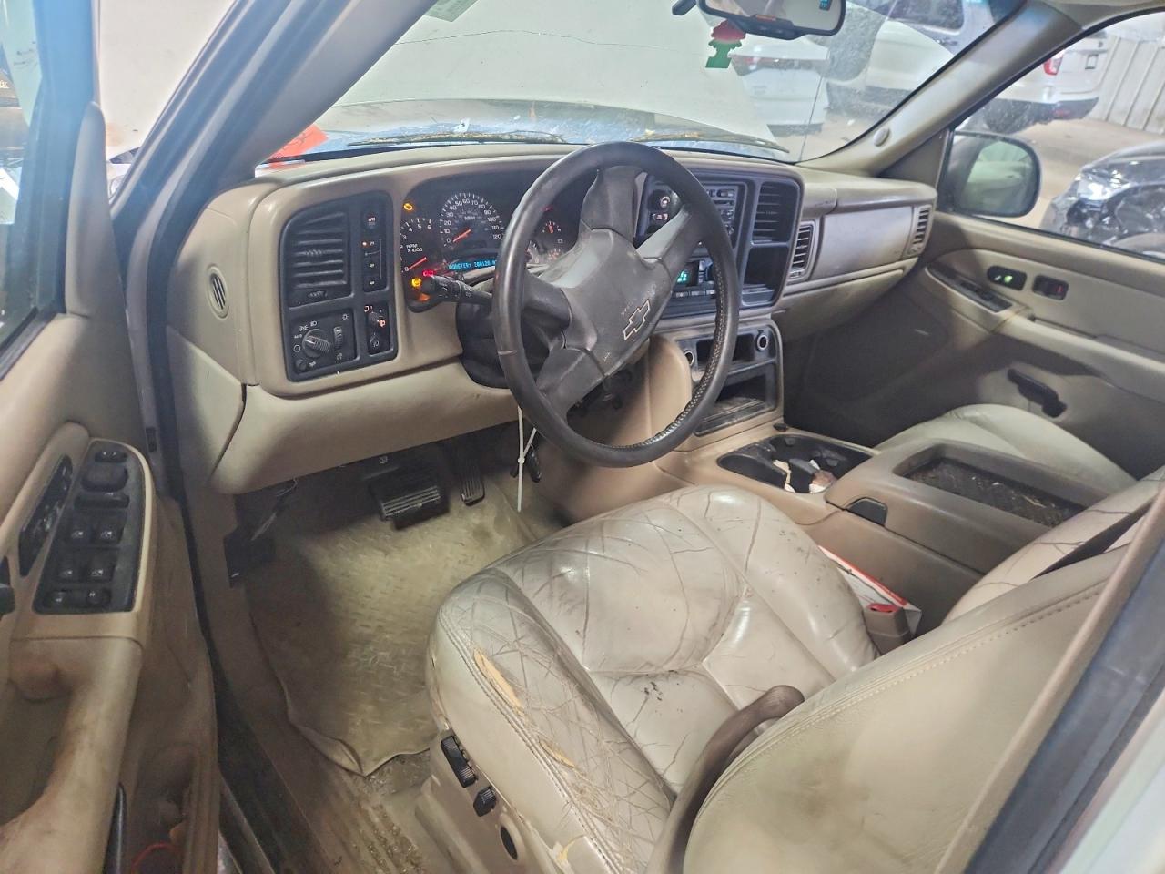 2003 Chevrolet Suburban K1500 White vin: 3GNFK16Z93G193871