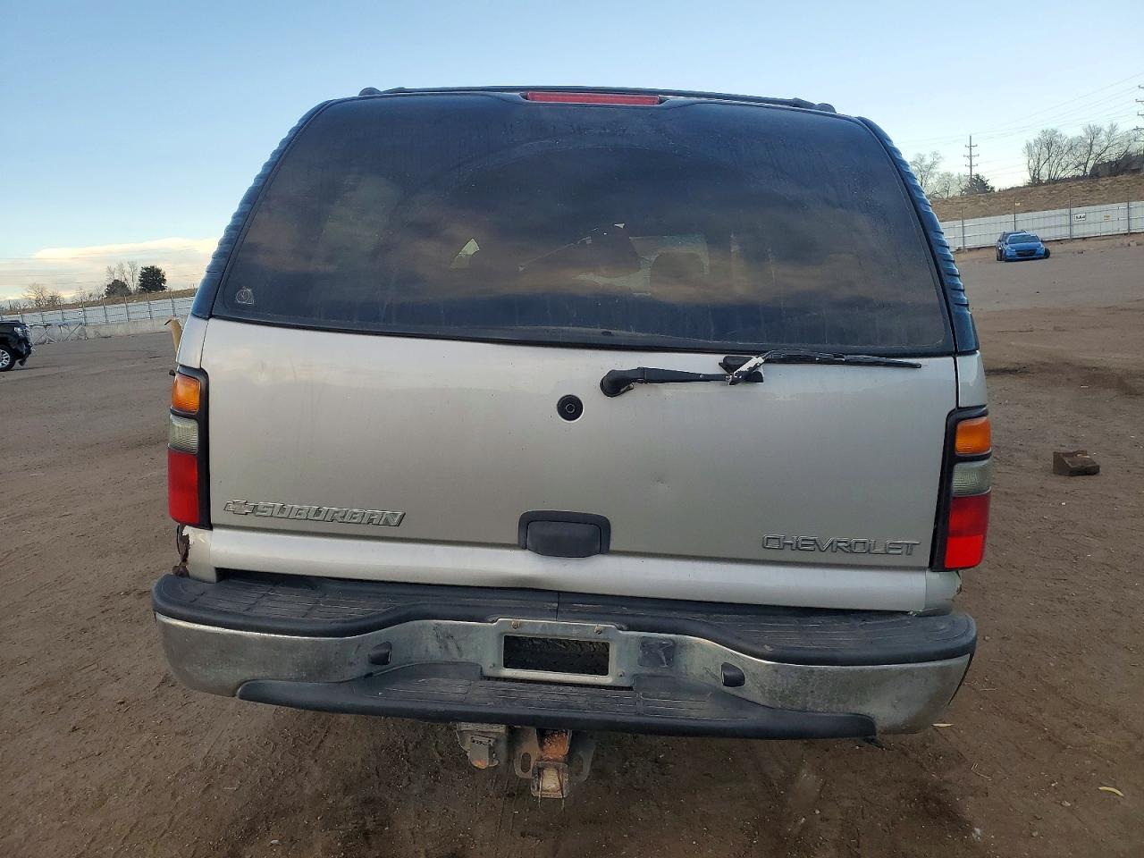 2004 Chevrolet Suburban K1500 Tan vin: 3GNFK16Z94G263239