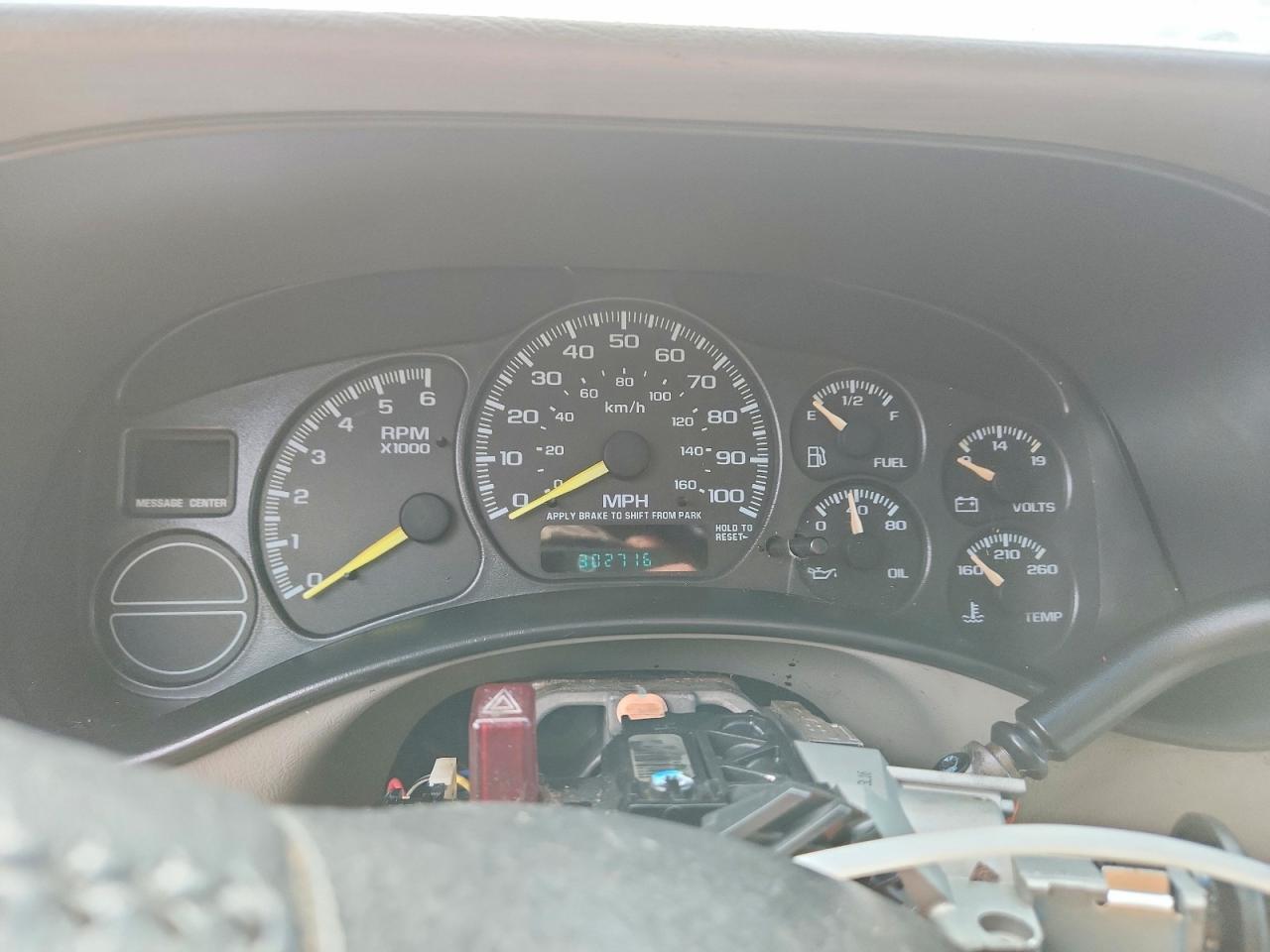 2002 Chevrolet Suburban K1500 Gold vin: 3GNFK16ZX2G243143
