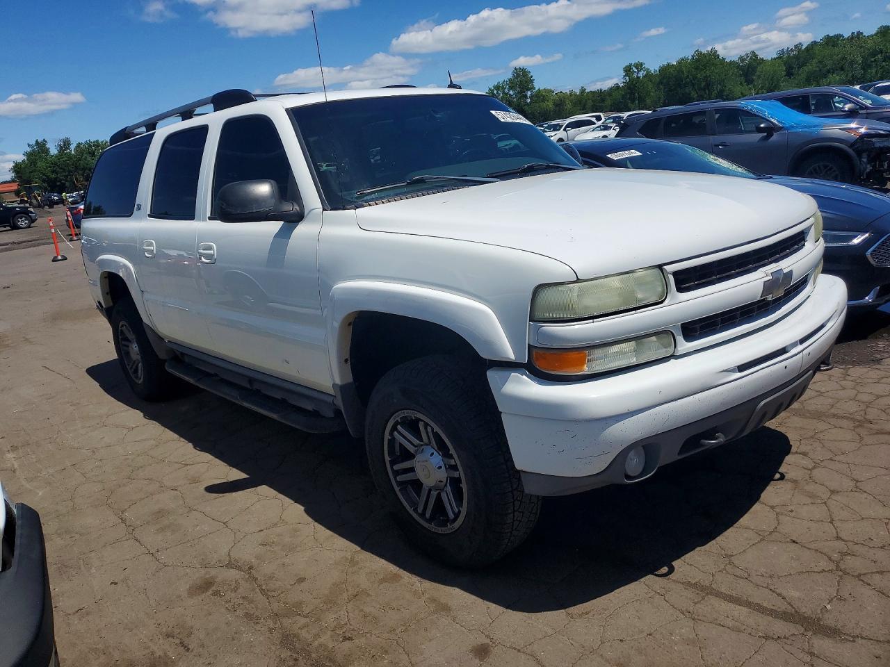 2002 Chevrolet Suburban K1500 White vin: 3GNFK16ZX2G361371
