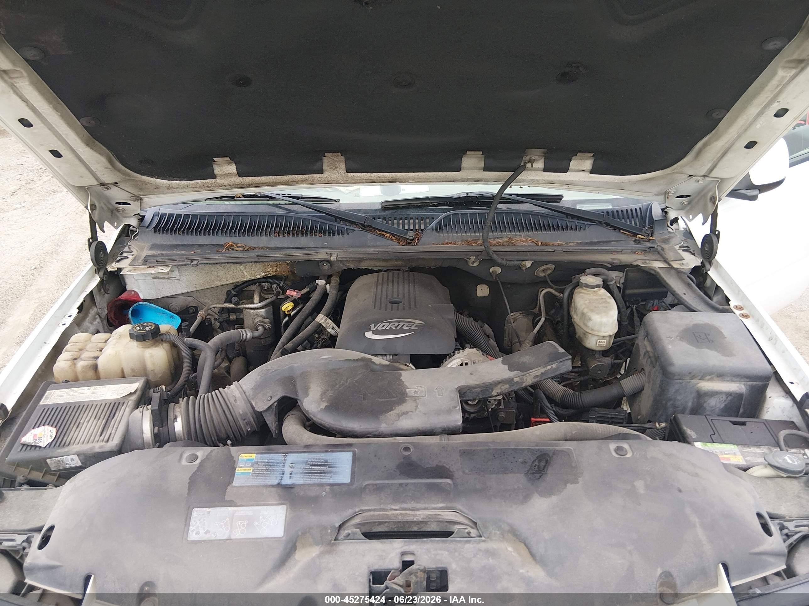 2005 Chevrolet Suburban 1500 Z71 White vin: 3GNFK16ZX5G141832