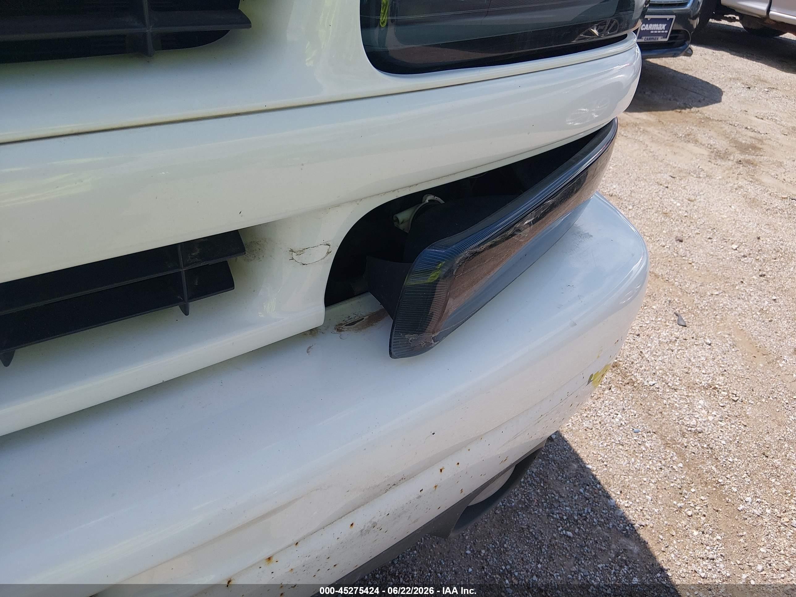 2005 Chevrolet Suburban 1500 Z71 White vin: 3GNFK16ZX5G141832