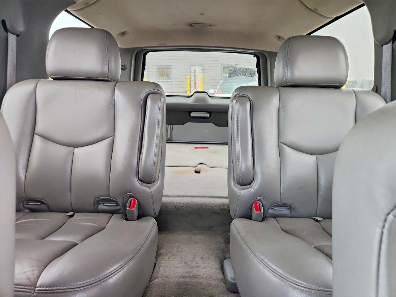 2005 Chevrolet Suburban K1500 Black vin: 3GNFK16ZX5G206551