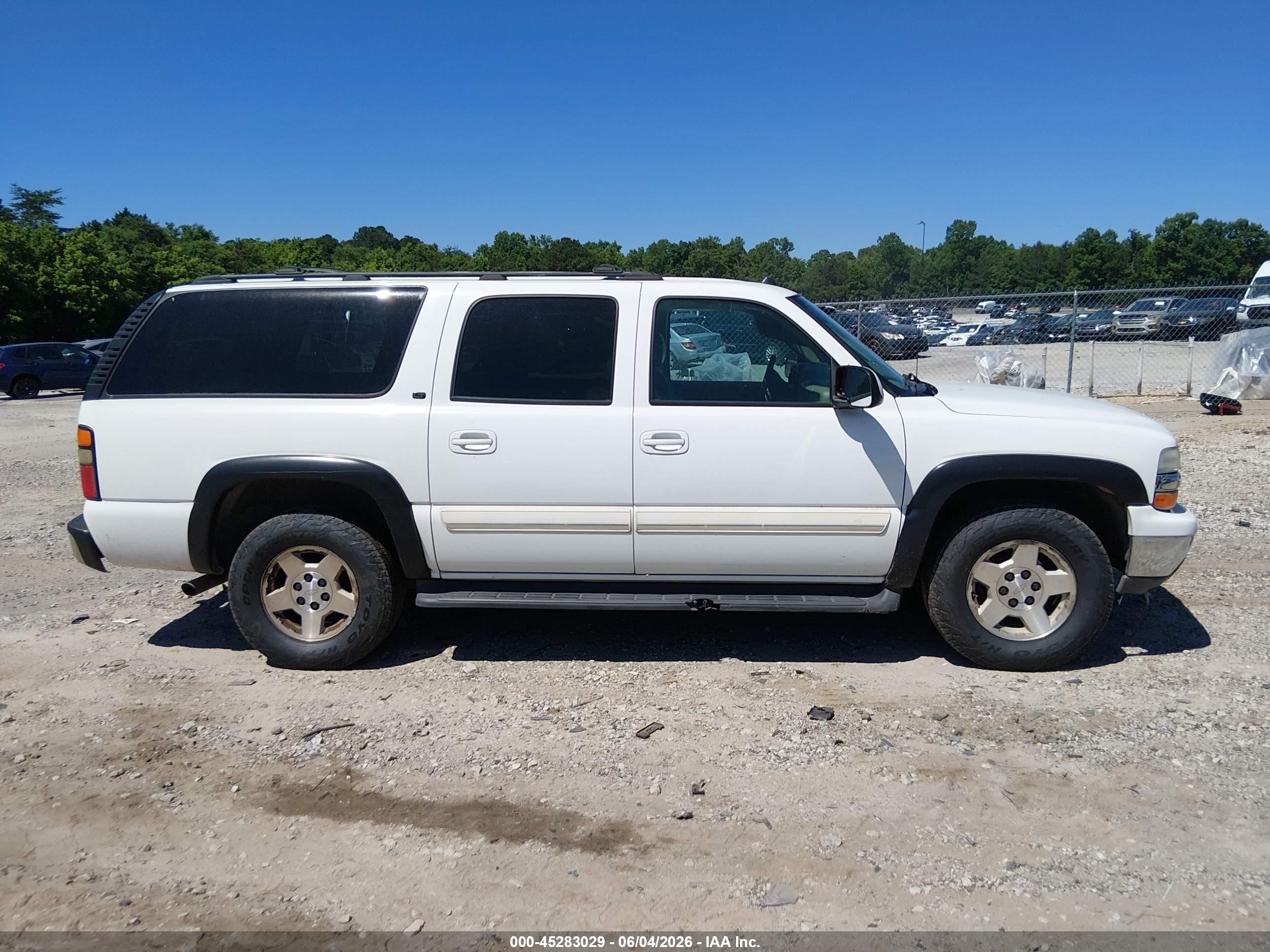 2005 Chevrolet Suburban 1500 Lt White vin: 3GNFK16ZX5G236410