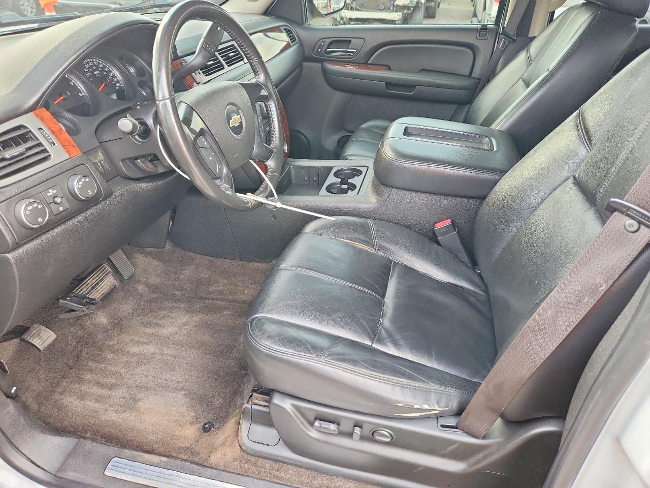 2009 Chevrolet Avalanche K1500 Lt Белый vin: 3GNFK22069G175141