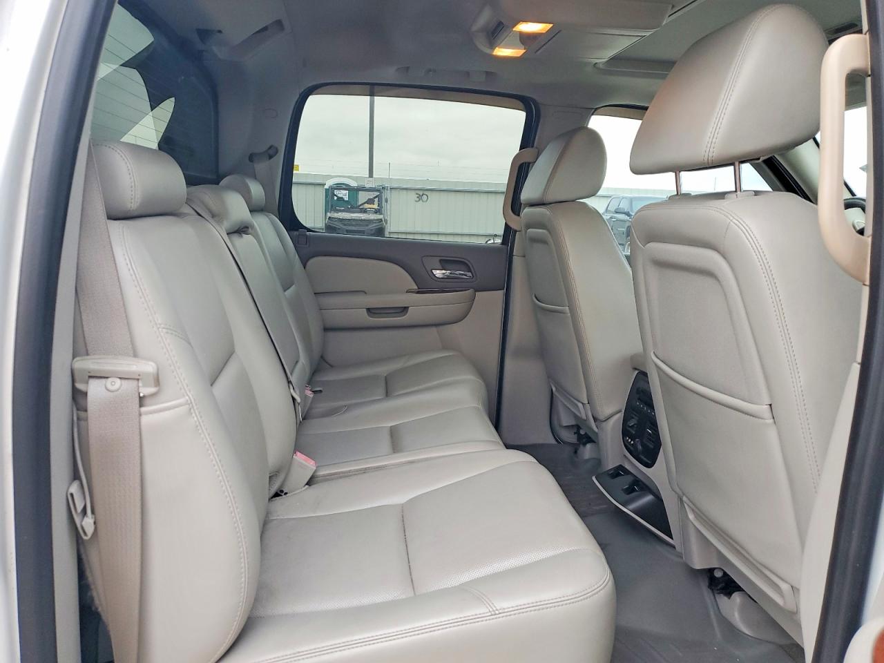 2009 Chevrolet Avalanche K1500 Ltz White vin: 3GNFK32009G172466