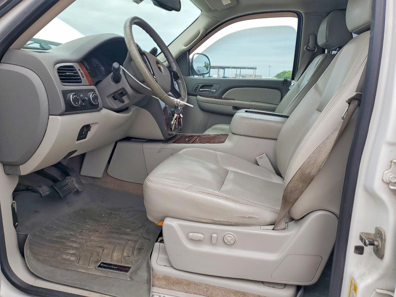 2009 Chevrolet Avalanche K1500 Ltz White vin: 3GNFK32009G172466