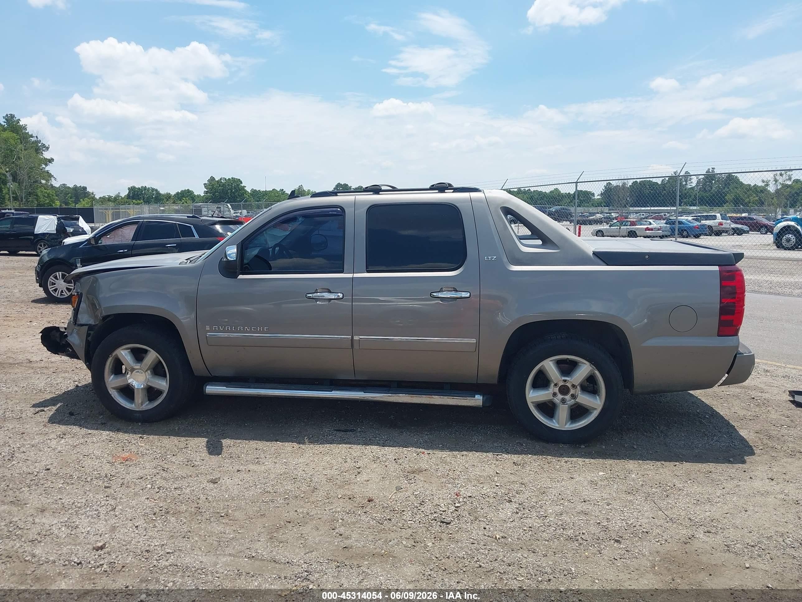 2009 Chevrolet Avalanche 1500 Ltz Серый vin: 3GNFK32379G109486