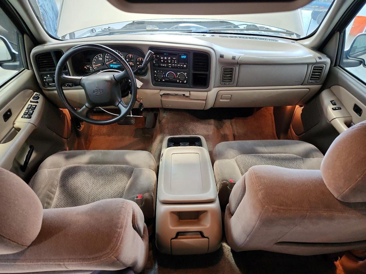 2002 Chevrolet Suburban C2500 Tan vin: 3GNGC26G52G253083