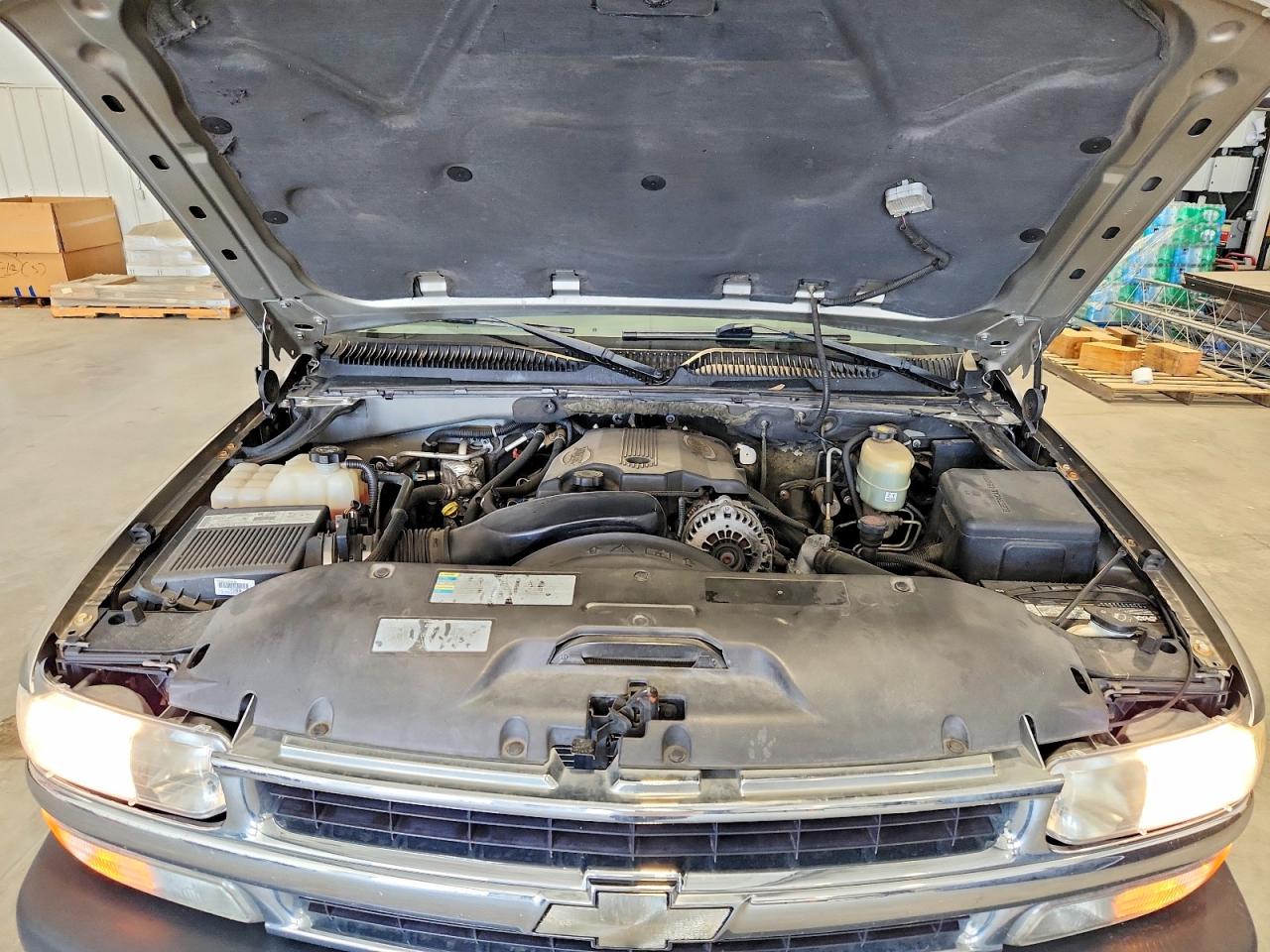 2002 Chevrolet Suburban C2500 Tan vin: 3GNGC26G52G253083