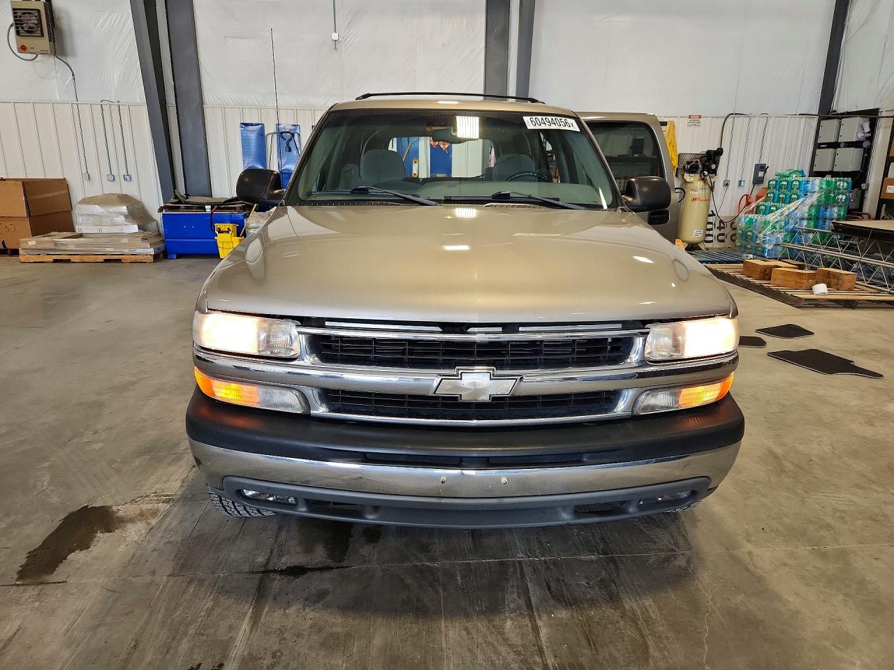 2002 Chevrolet Suburban C2500 Tan vin: 3GNGC26G52G253083