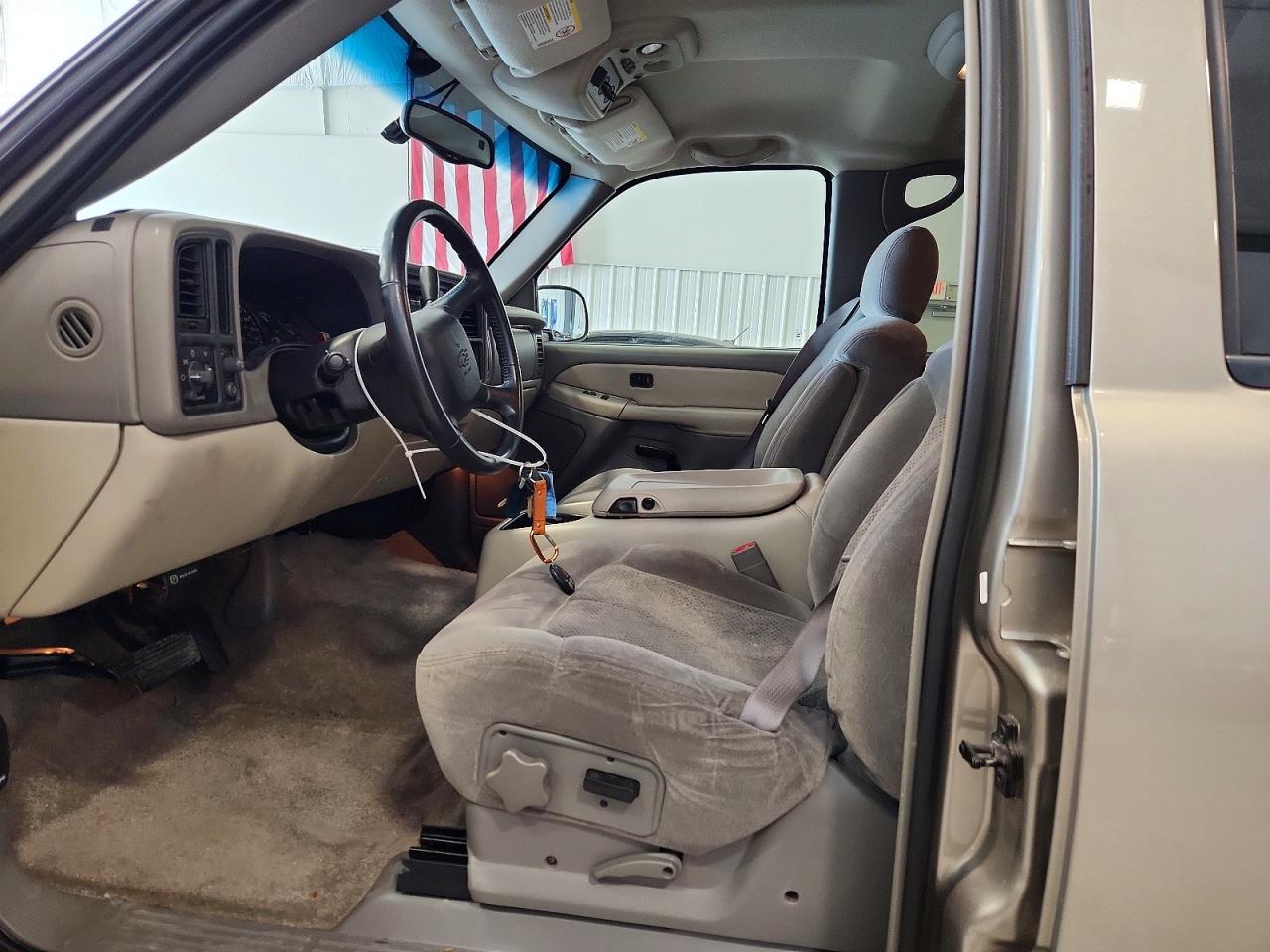 2002 Chevrolet Suburban C2500 Tan vin: 3GNGC26G52G253083