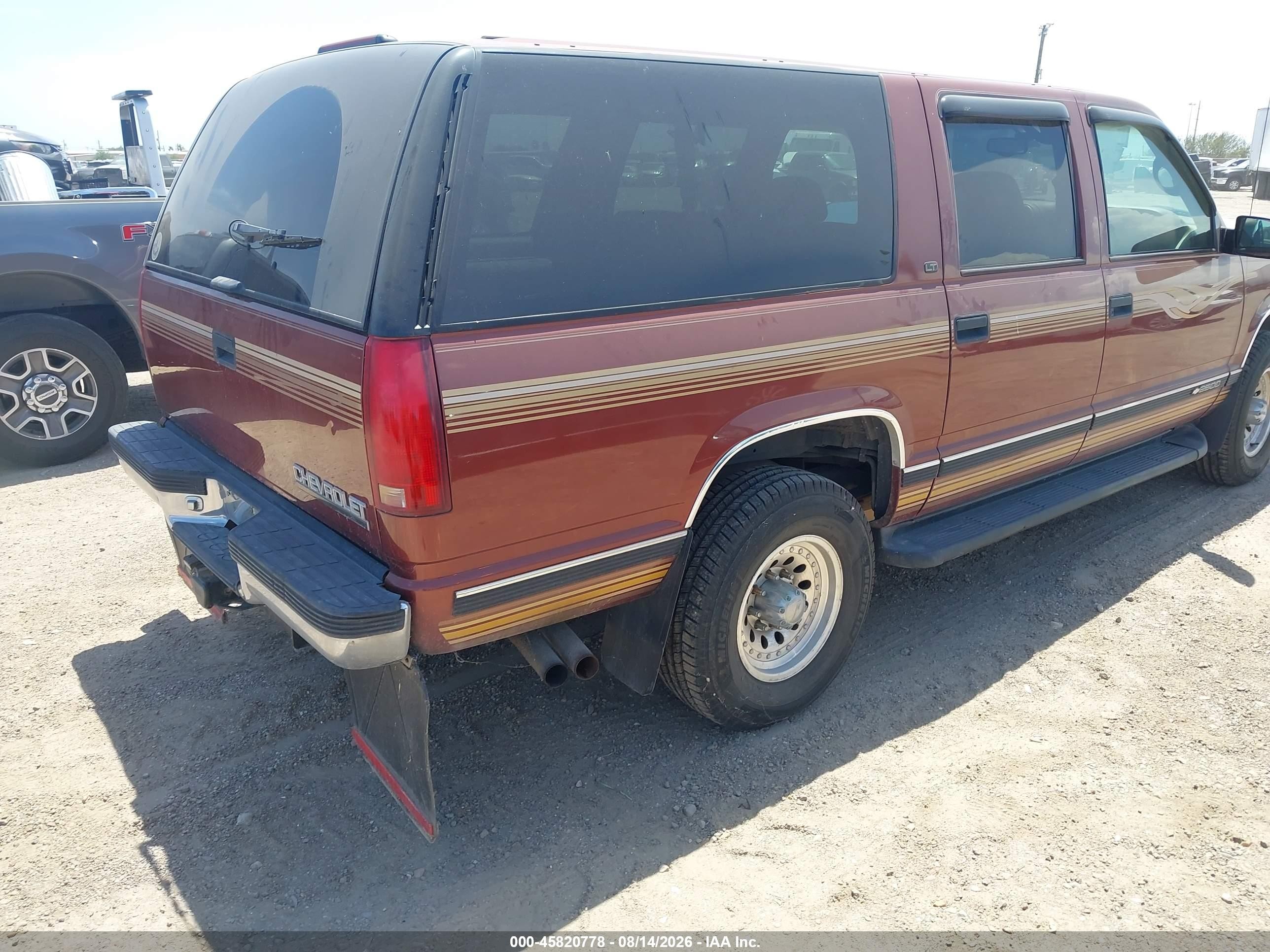 1998 Chevrolet Suburban 2500   Maroon vin: 3GNGC26J2WG136255