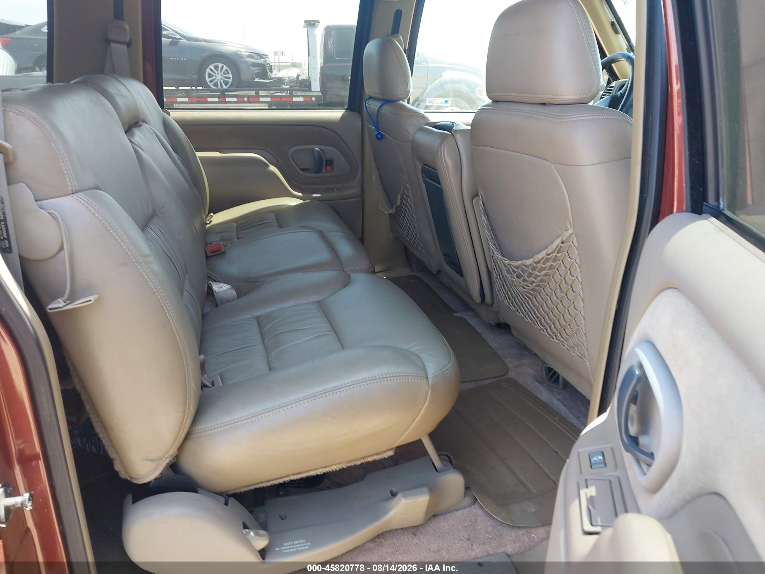 1998 Chevrolet Suburban 2500   Maroon vin: 3GNGC26J2WG136255