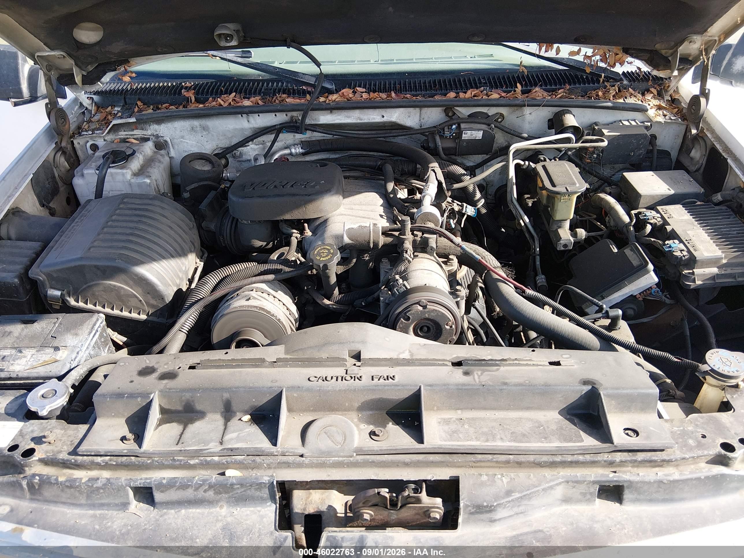 1999 Chevrolet Suburban 2500   White vin: 3GNGC26J8XG173991