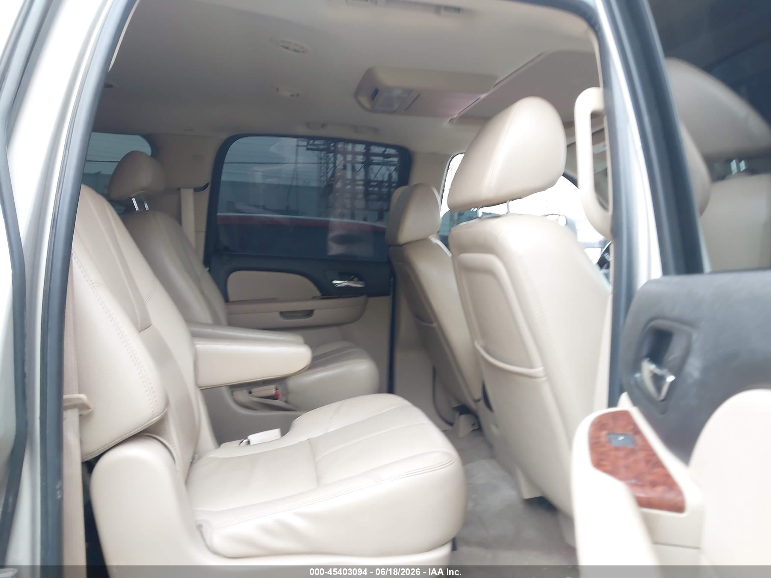 2007 Chevrolet Suburban Lt Желто-коричневый vin: 3GNGC26K77G204740