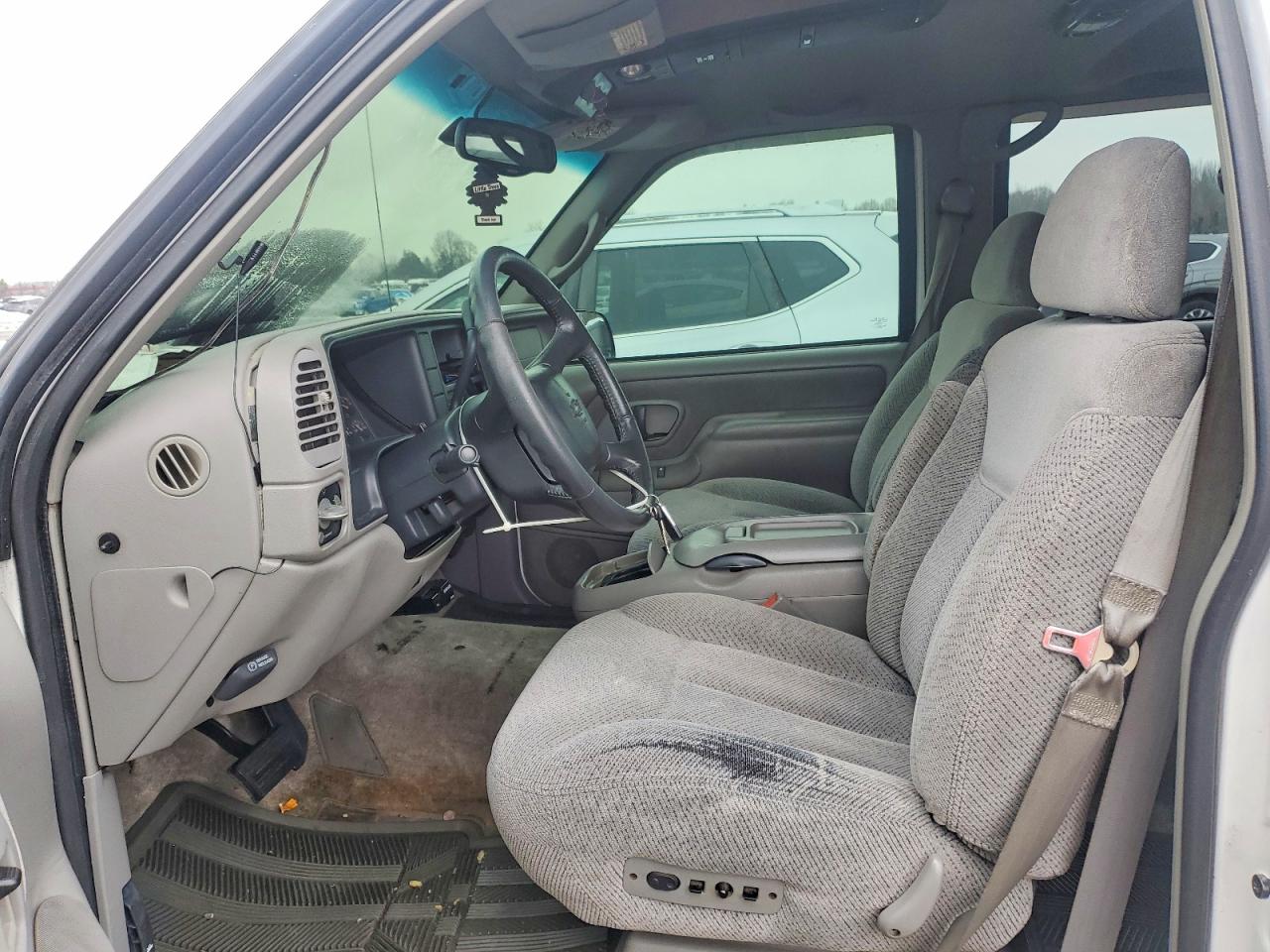 1998 Chevrolet Suburban C2500 White vin: 3GNGC26R4WG124565