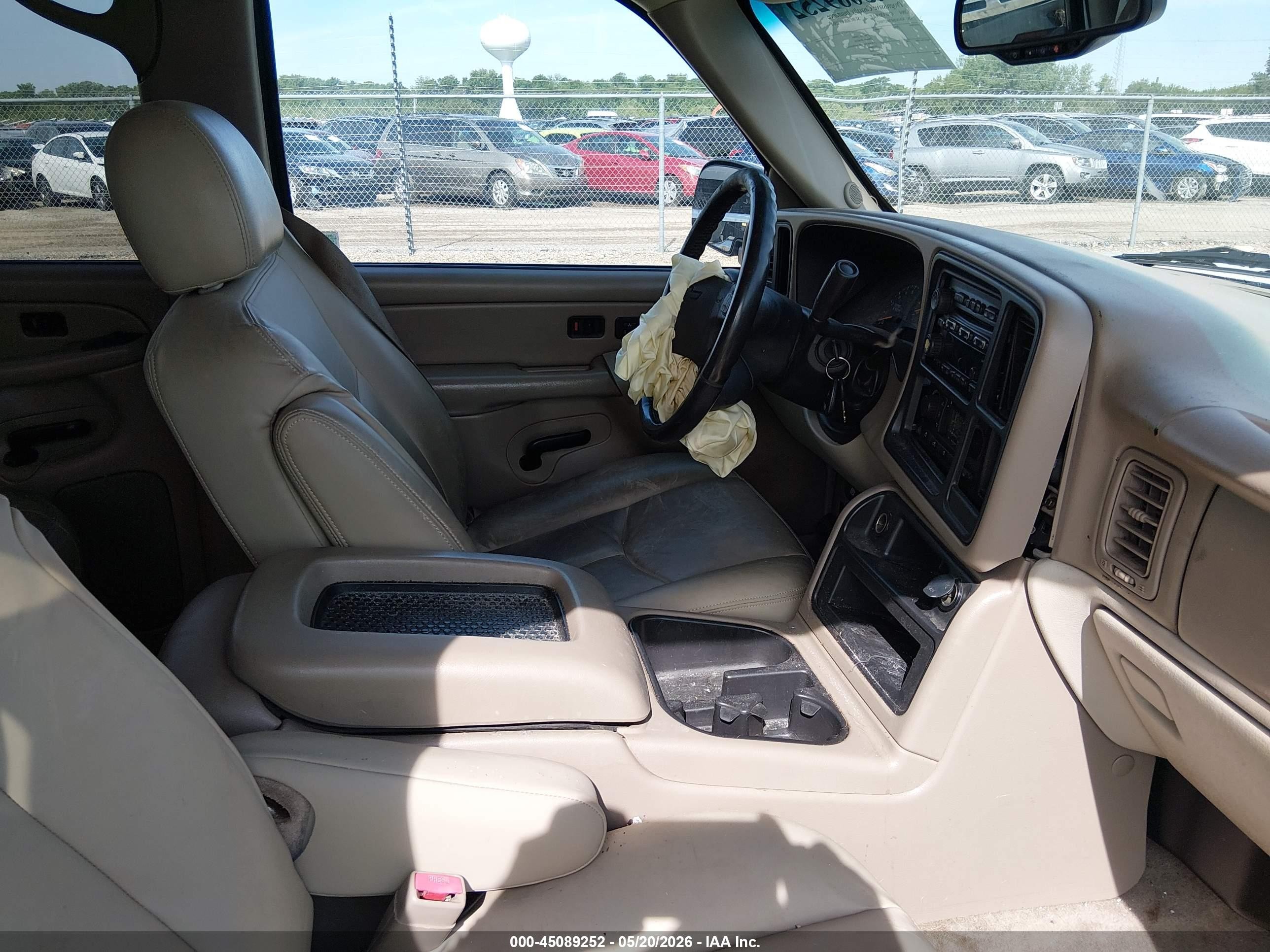 2004 Chevrolet Suburban 2500 Lt White vin: 3GNGC26U74G235032