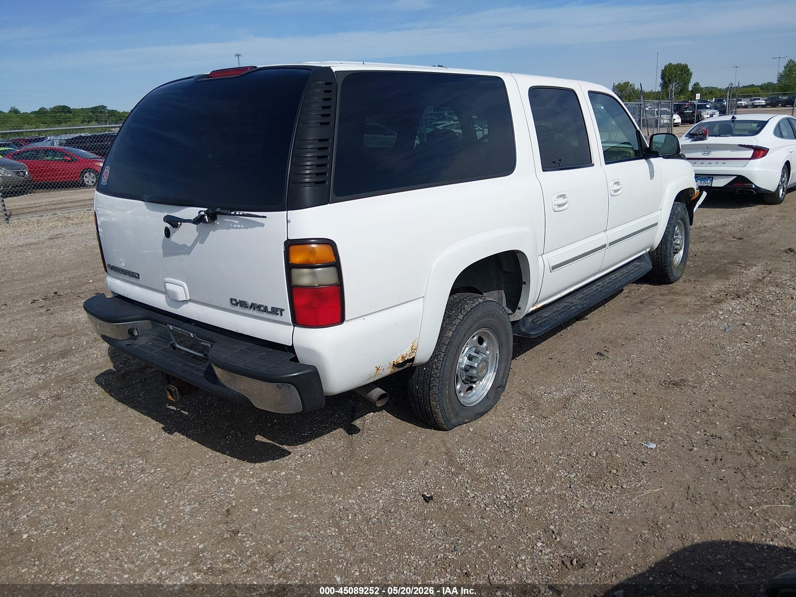 2004 Chevrolet Suburban 2500 Lt White vin: 3GNGC26U74G235032