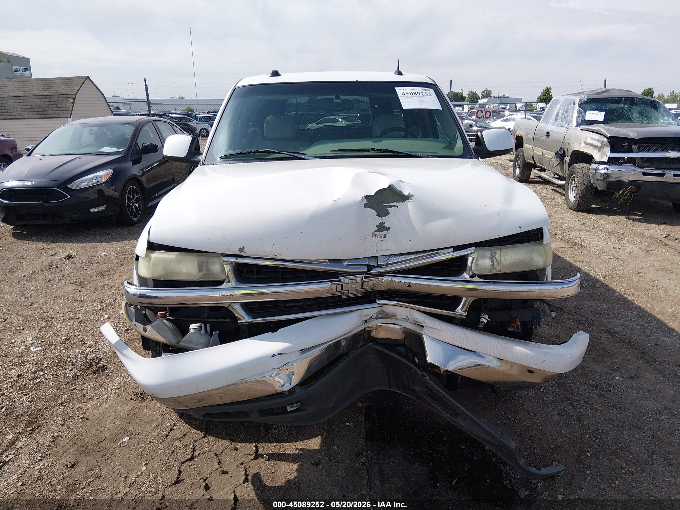 2004 Chevrolet Suburban 2500 Lt White vin: 3GNGC26U74G235032