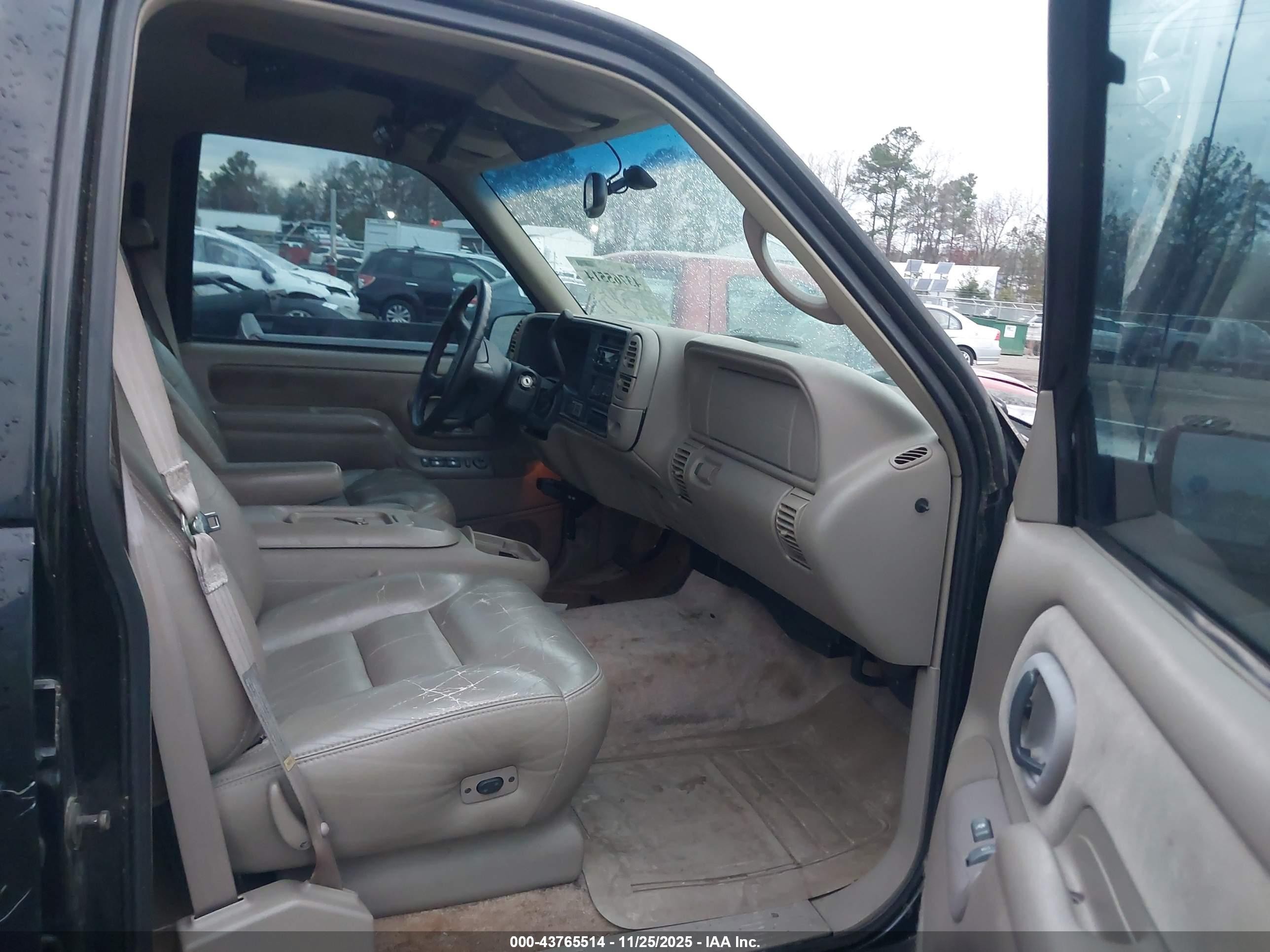 1997 Chevrolet Suburban 2500   Black vin: 3GNGK26F3VG142790