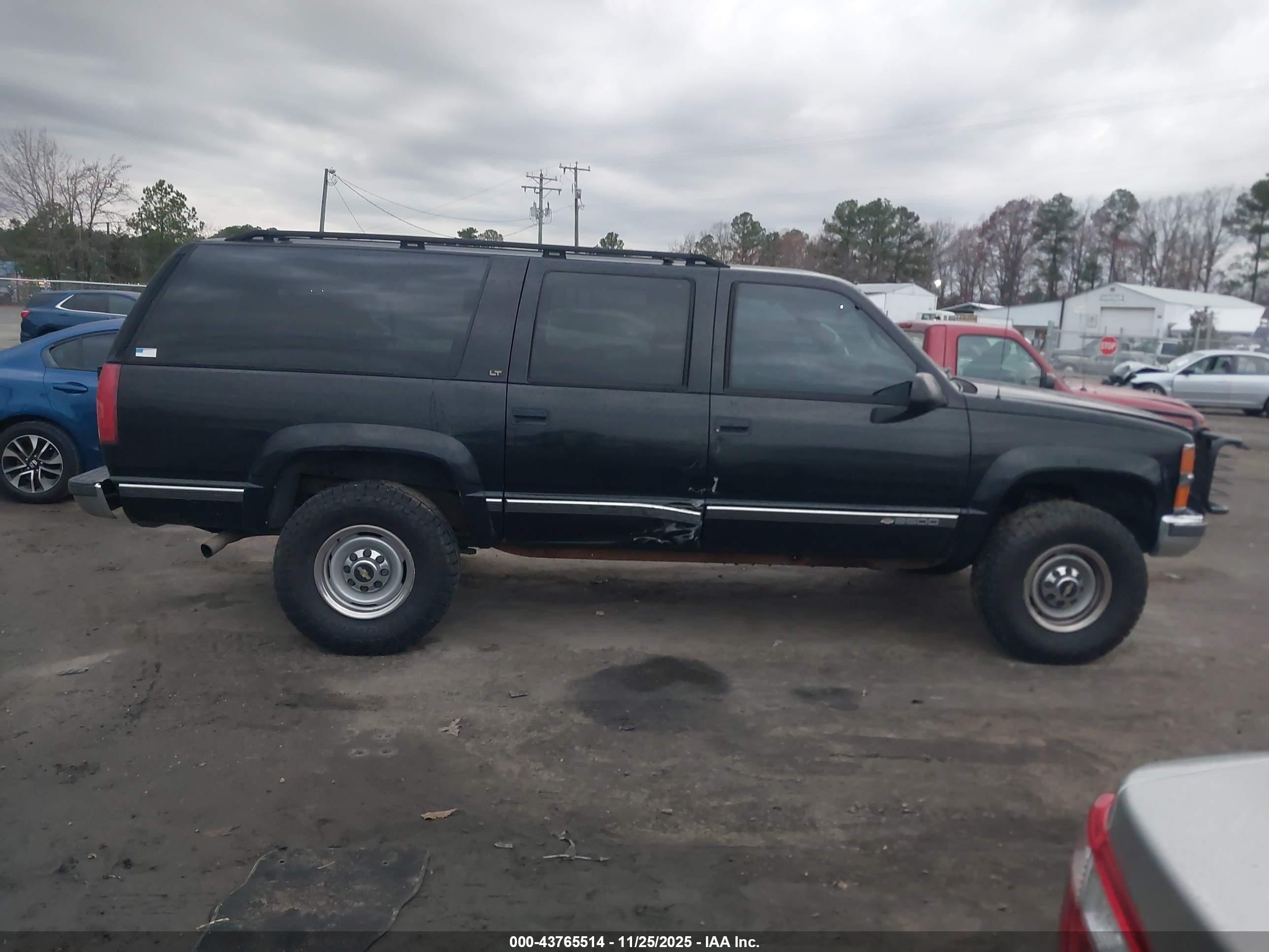 1997 Chevrolet Suburban 2500   Black vin: 3GNGK26F3VG142790