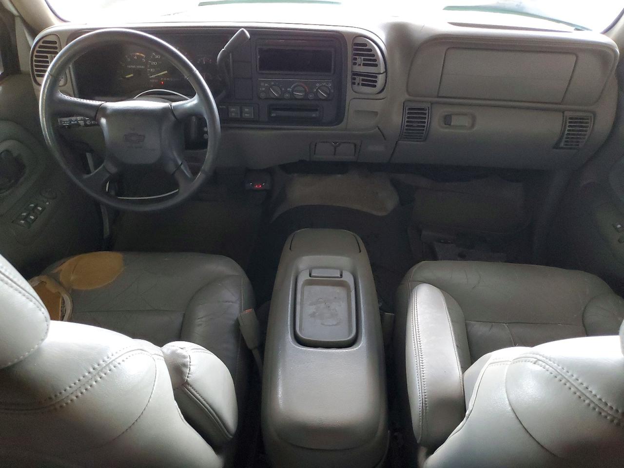 1999 Chevrolet Suburban K2500 White vin: 3GNGK26F7XG106751