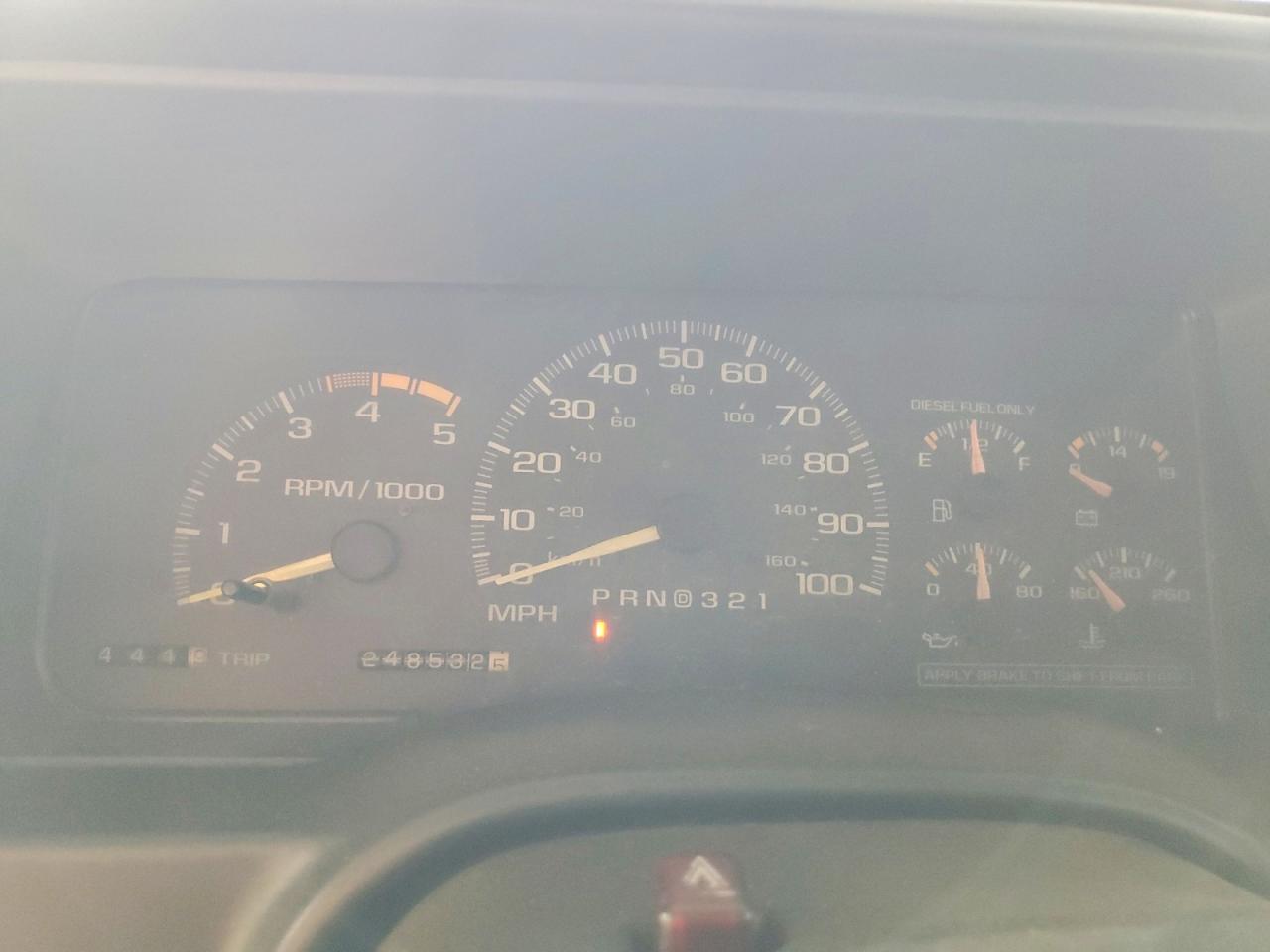 1999 Chevrolet Suburban K2500 White vin: 3GNGK26F7XG106751