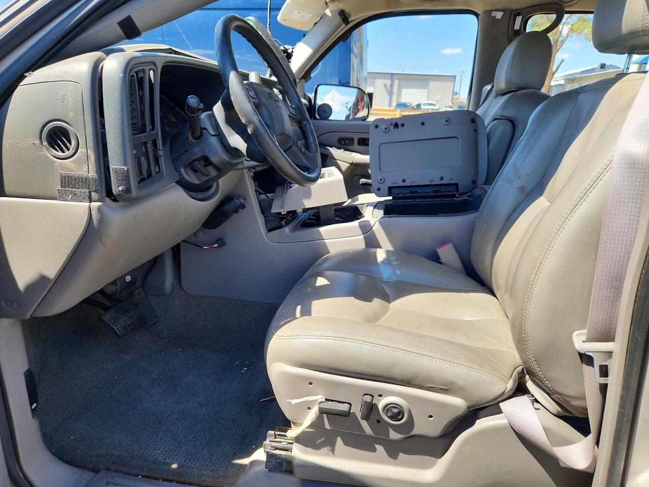 2005 Chevrolet Suburban K2500 Серебряный vin: 3GNGK26G65G153274
