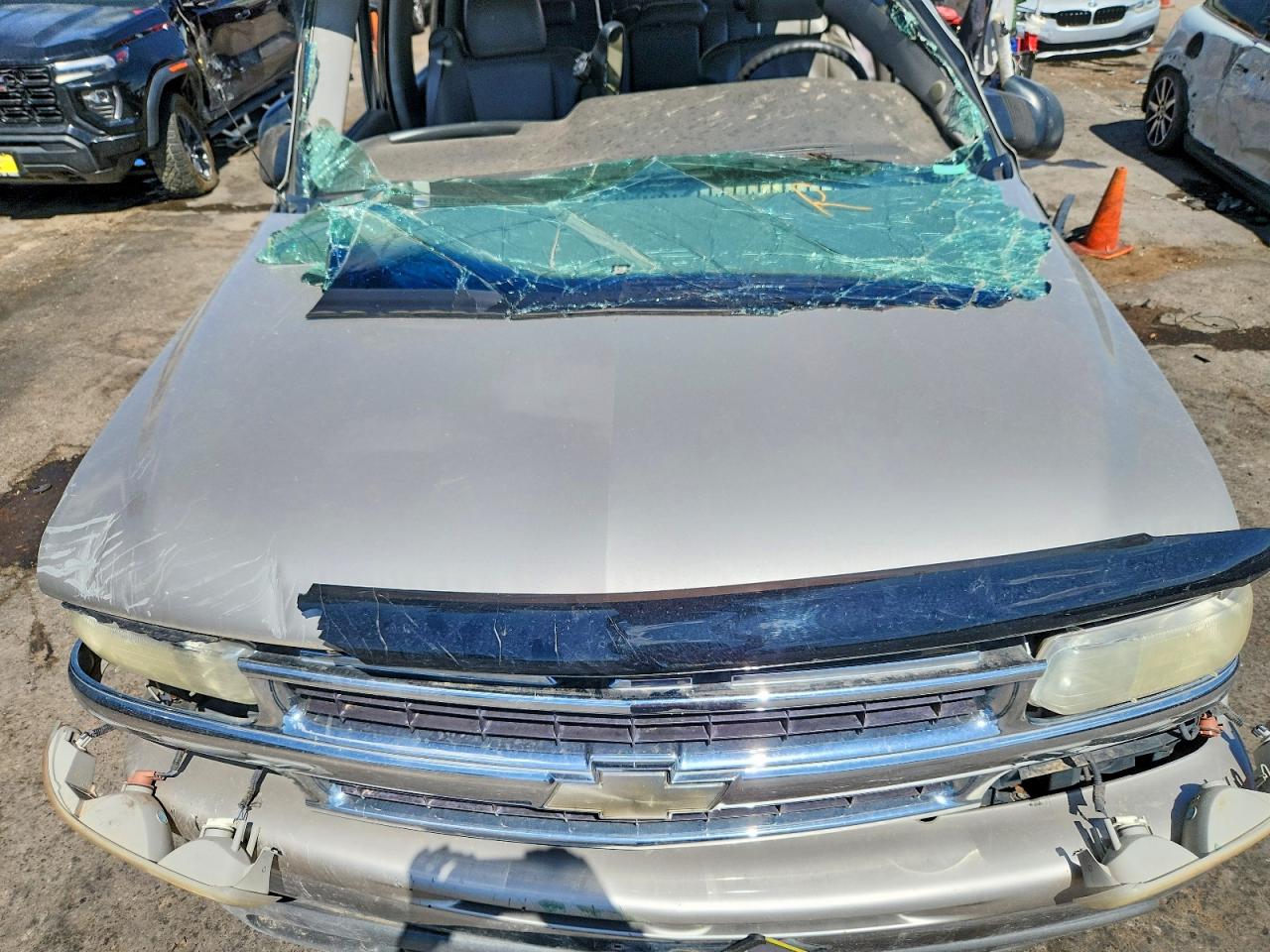 2005 Chevrolet Suburban K2500 Серебряный vin: 3GNGK26G65G153274