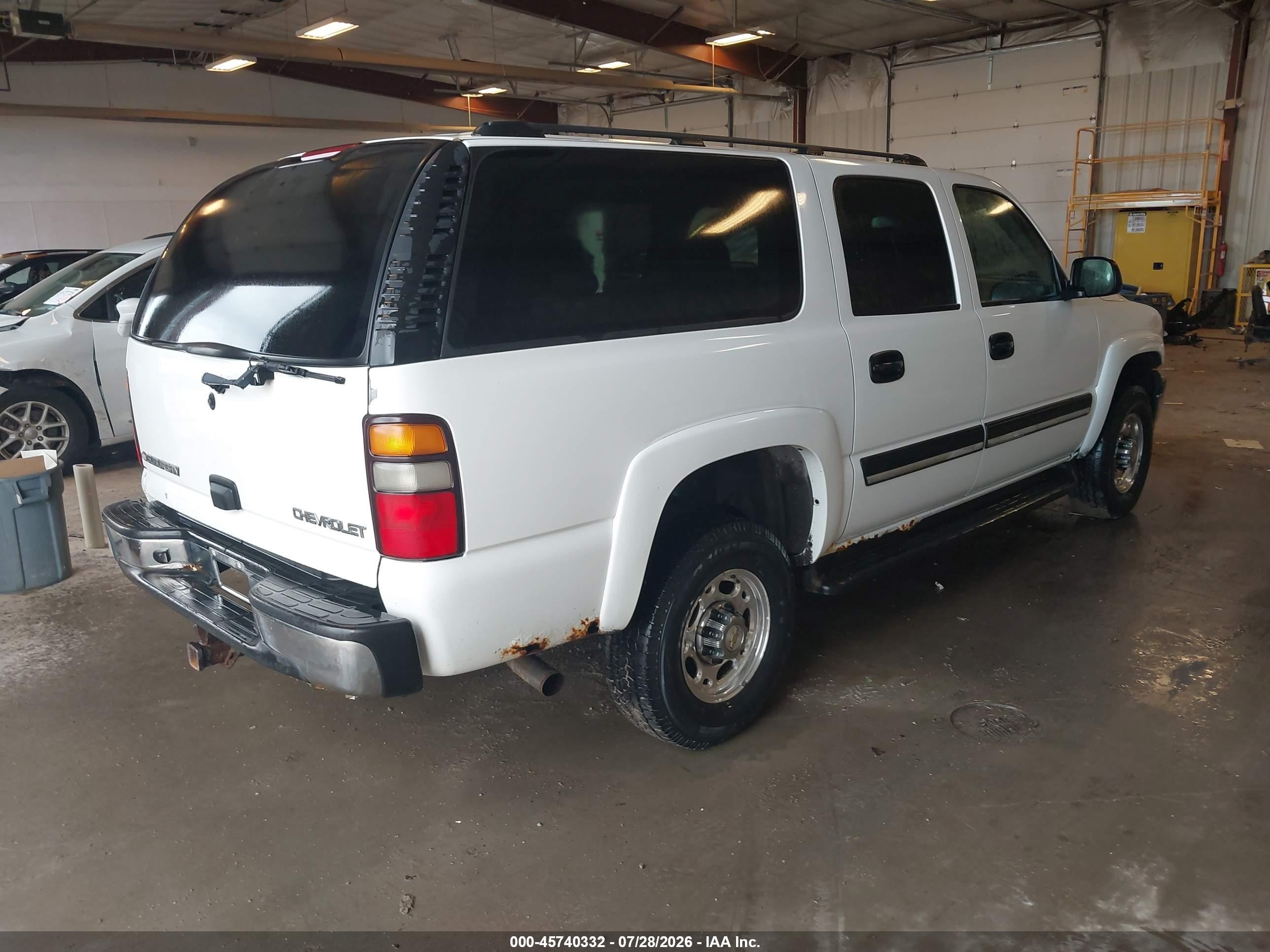 2005 Chevrolet Suburban 2500 Ls White vin: 3GNGK26G95G183854