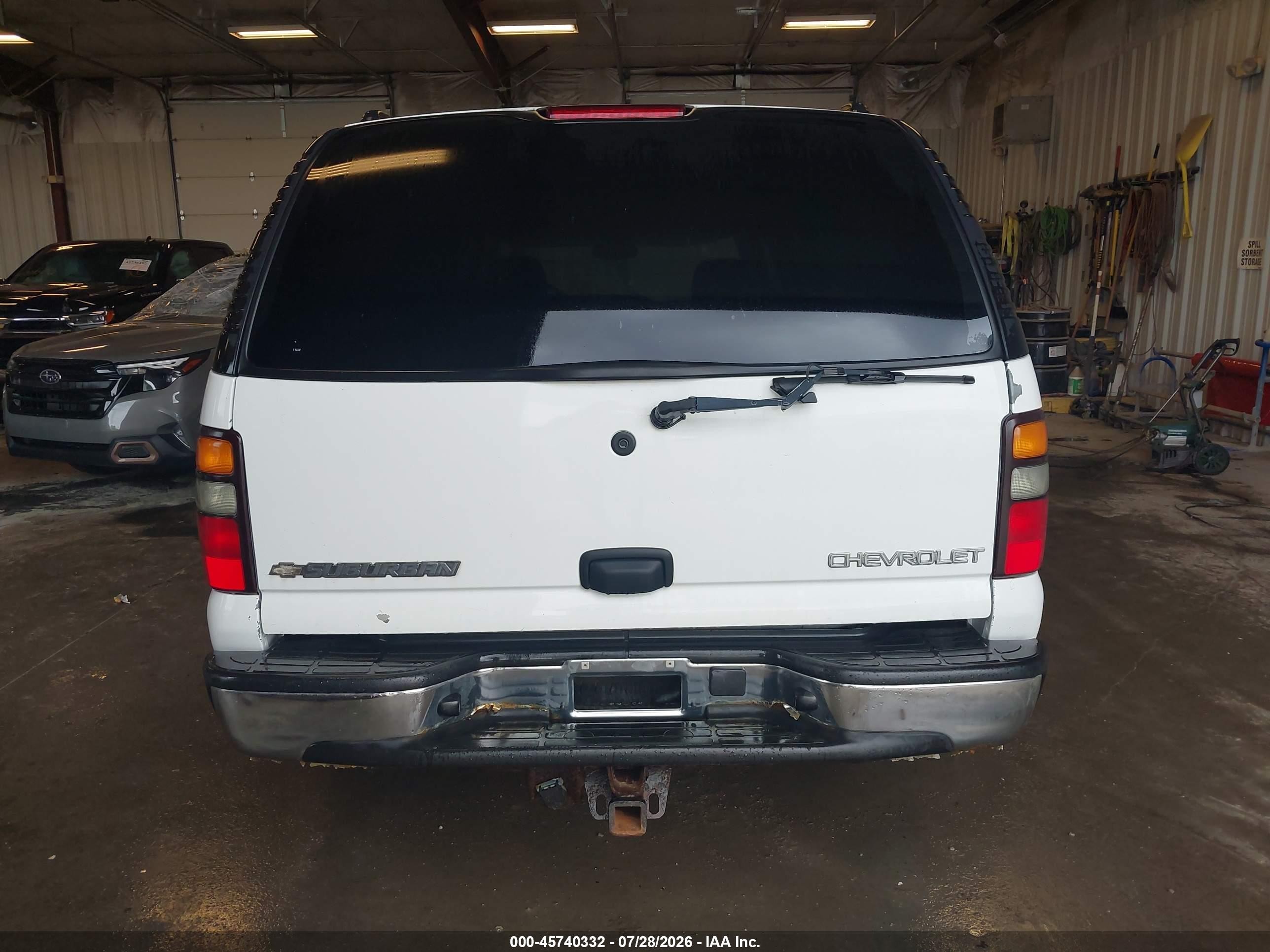 2005 Chevrolet Suburban 2500 Ls White vin: 3GNGK26G95G183854