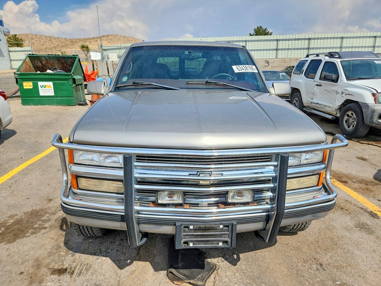 1999 Chevrolet Suburban K2500 Gold vin: 3GNGK26J2XG122988