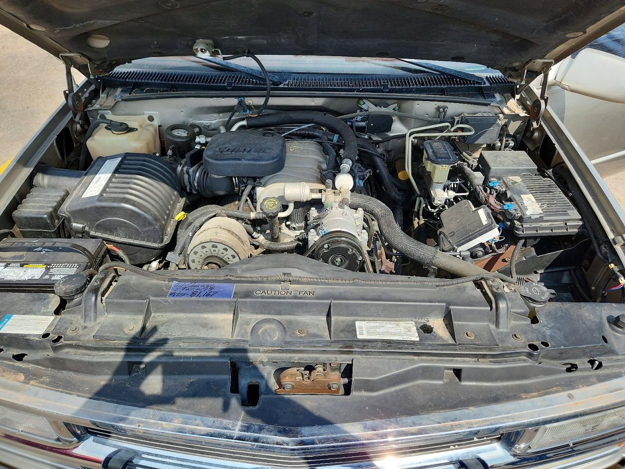1999 Chevrolet Suburban K2500 Gold vin: 3GNGK26J2XG122988